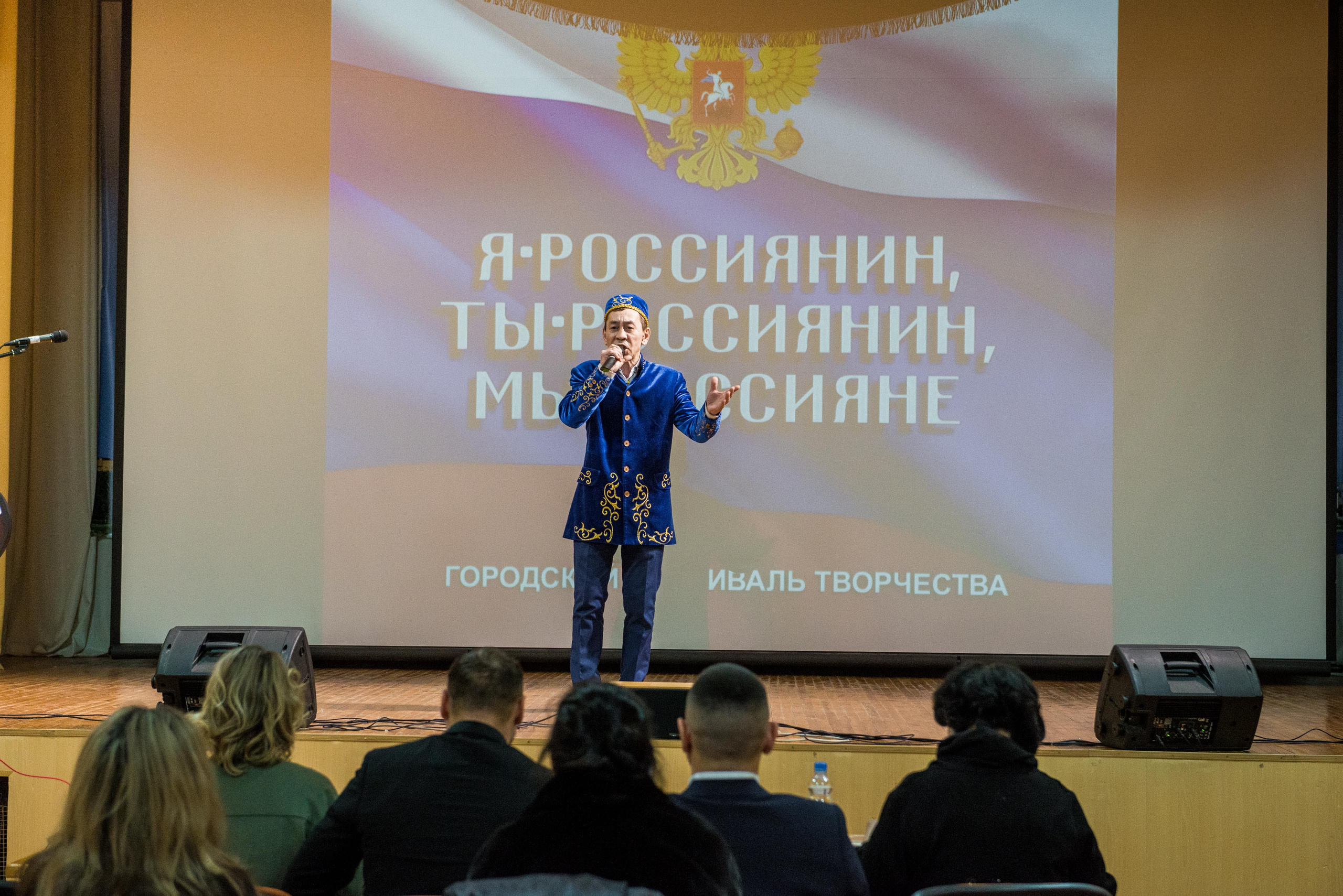 «Я-россиянин, ты — россиянин, мы — россияне!». Свадебный фотограф на Урале Виктор Соколов