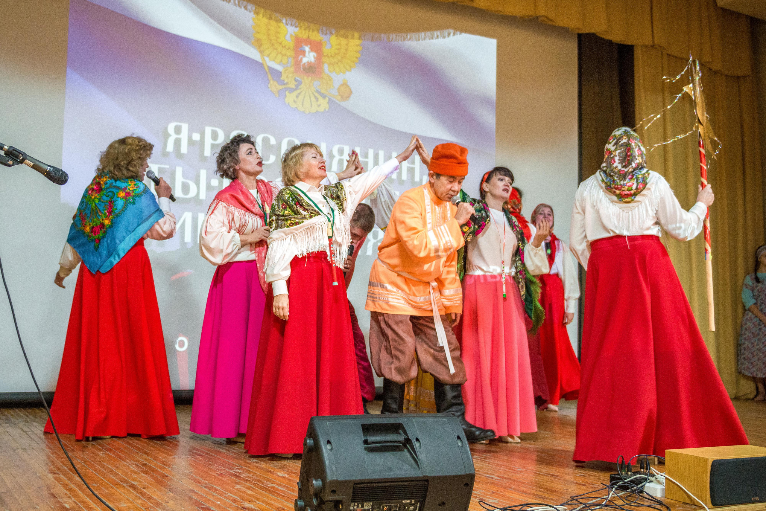 «Я-россиянин, ты — россиянин, мы — россияне!». Свадебный фотограф на Урале Виктор Соколов