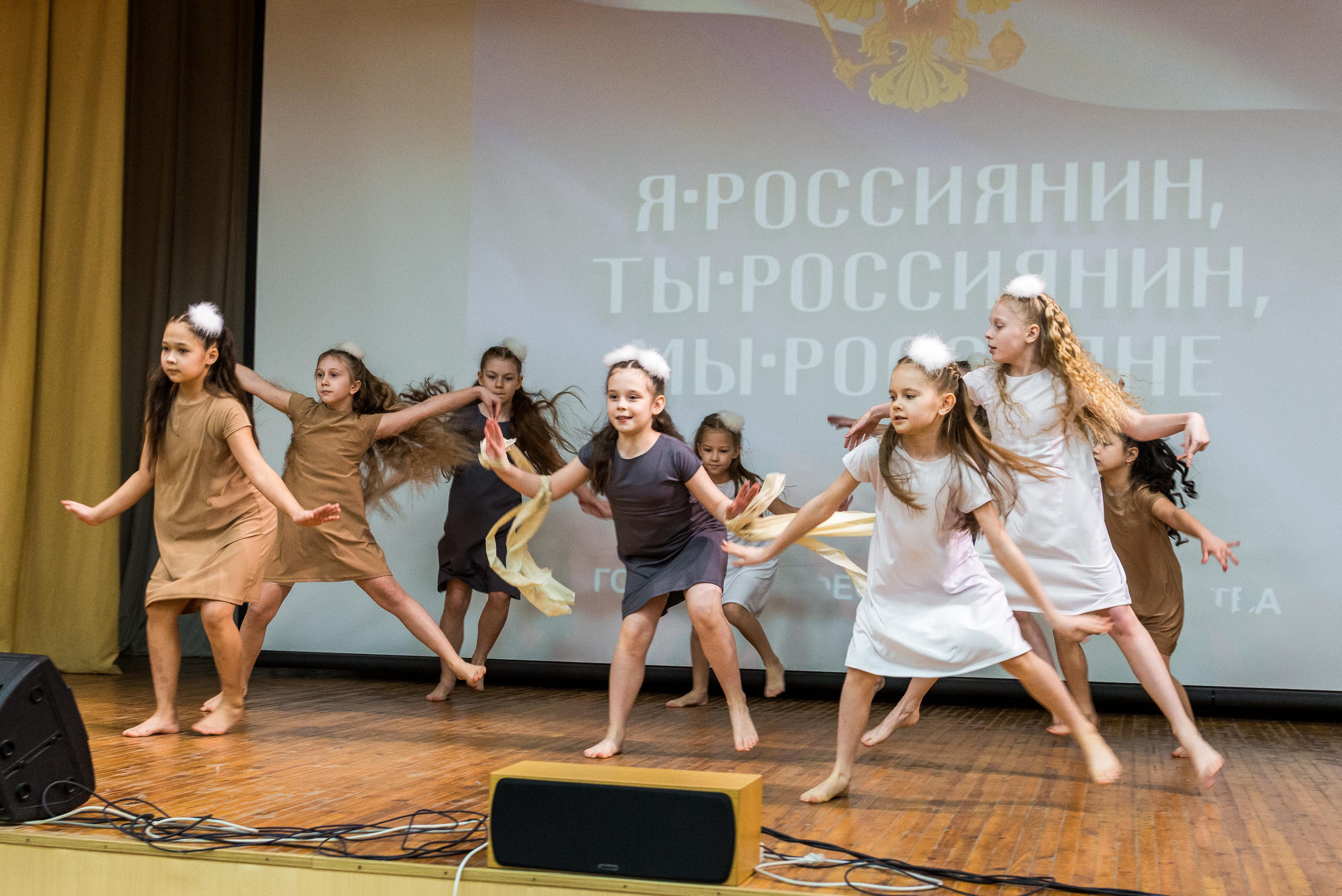 «Я-россиянин, ты — россиянин, мы — россияне!». Свадебный фотограф на Урале Виктор Соколов