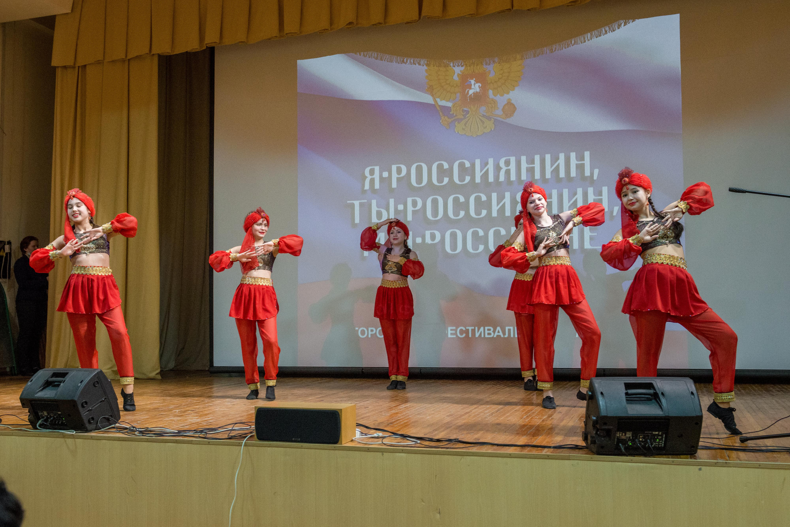 «Я-россиянин, ты — россиянин, мы — россияне!». Свадебный фотограф на Урале Виктор Соколов