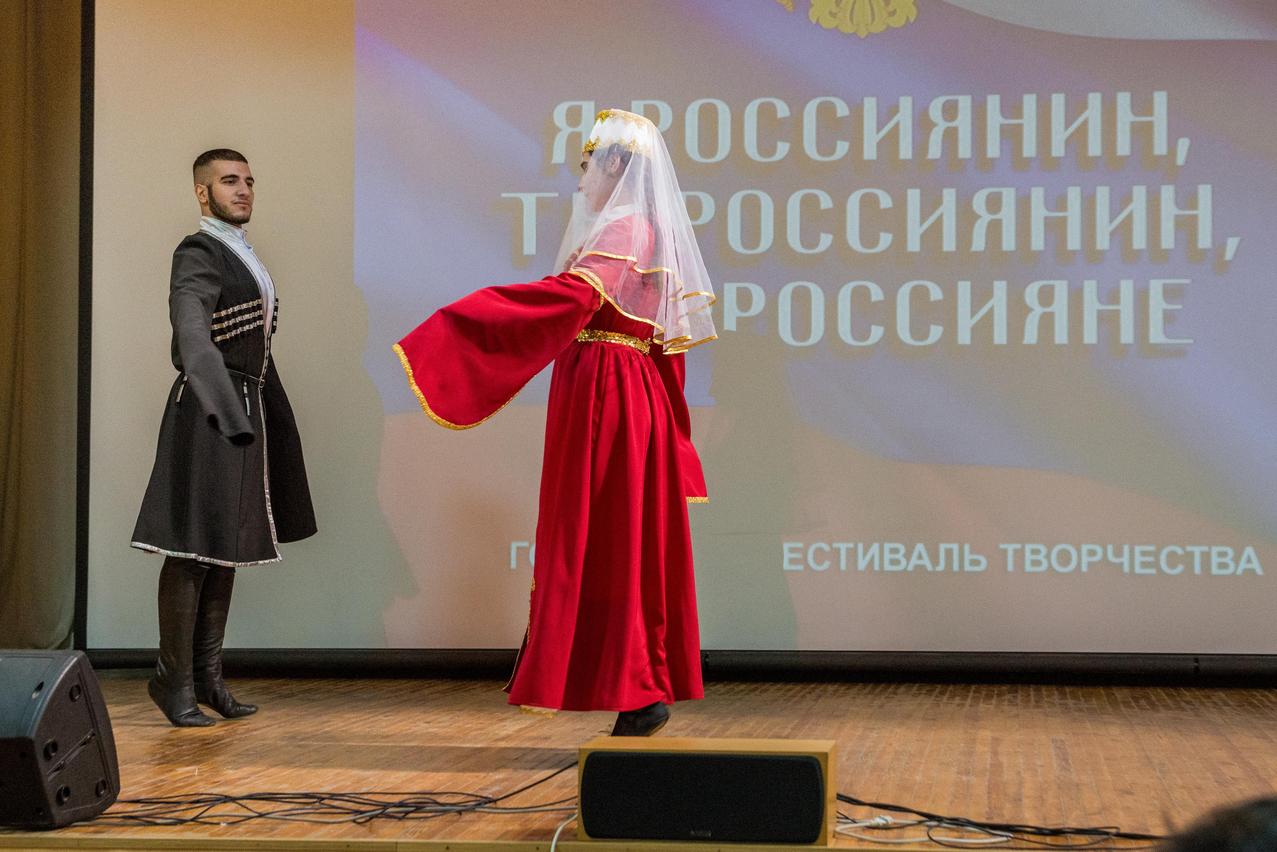 «Я-россиянин, ты — россиянин, мы — россияне!». Свадебный фотограф на Урале Виктор Соколов