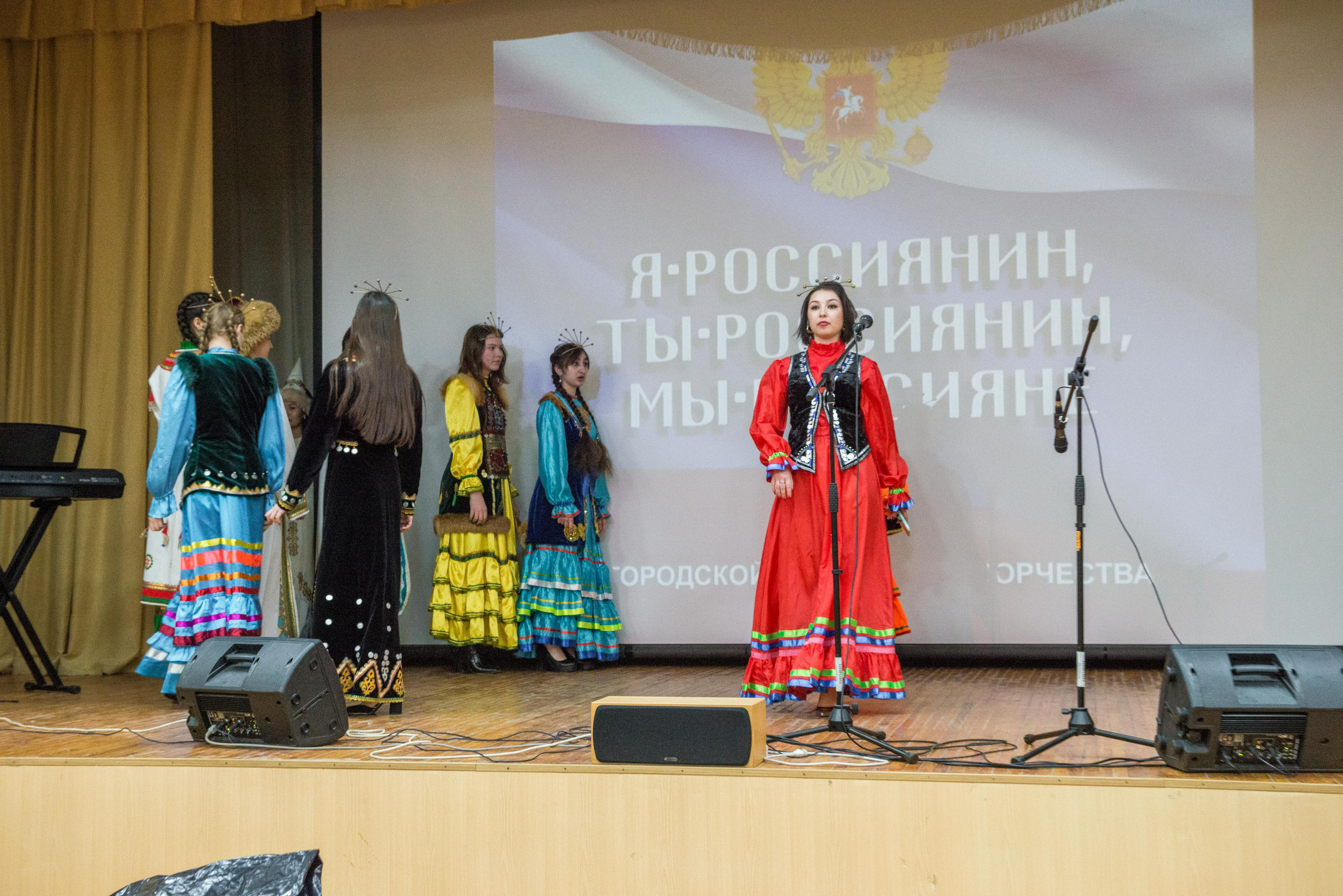 «Я-россиянин, ты — россиянин, мы — россияне!». Свадебный фотограф на Урале Виктор Соколов