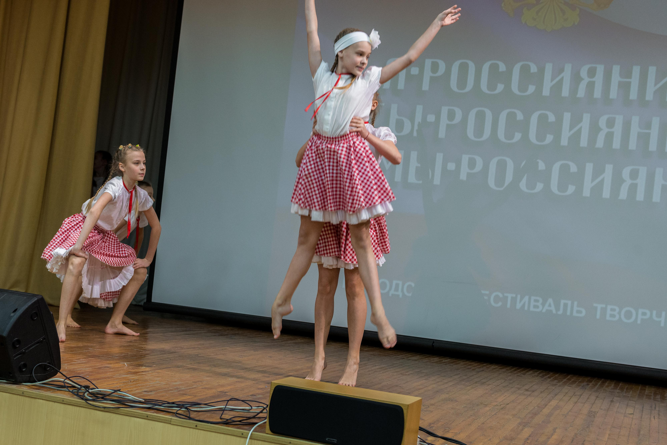 «Я-россиянин, ты — россиянин, мы — россияне!». Свадебный фотограф на Урале Виктор Соколов