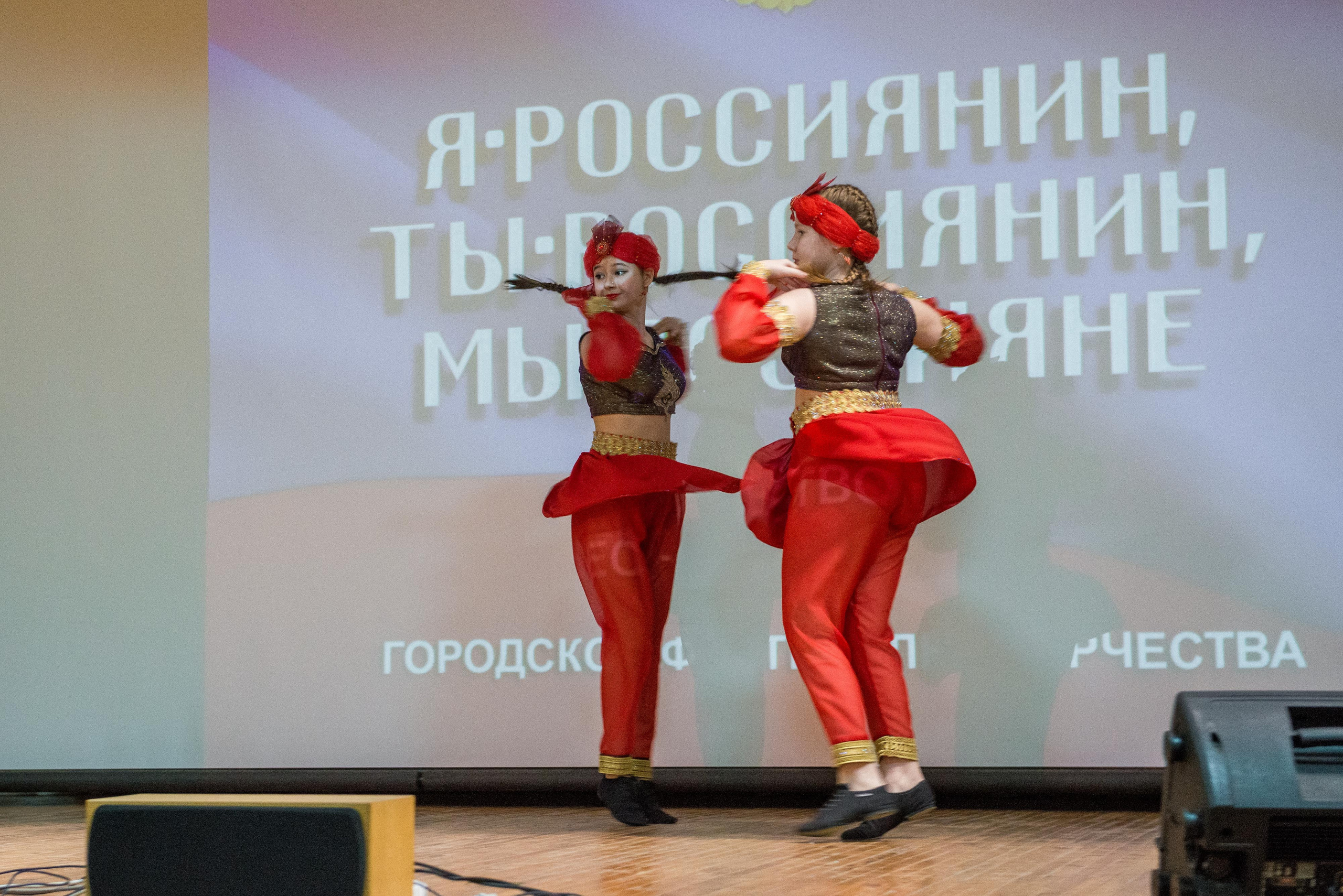 «Я-россиянин, ты — россиянин, мы — россияне!». Свадебный фотограф на Урале Виктор Соколов