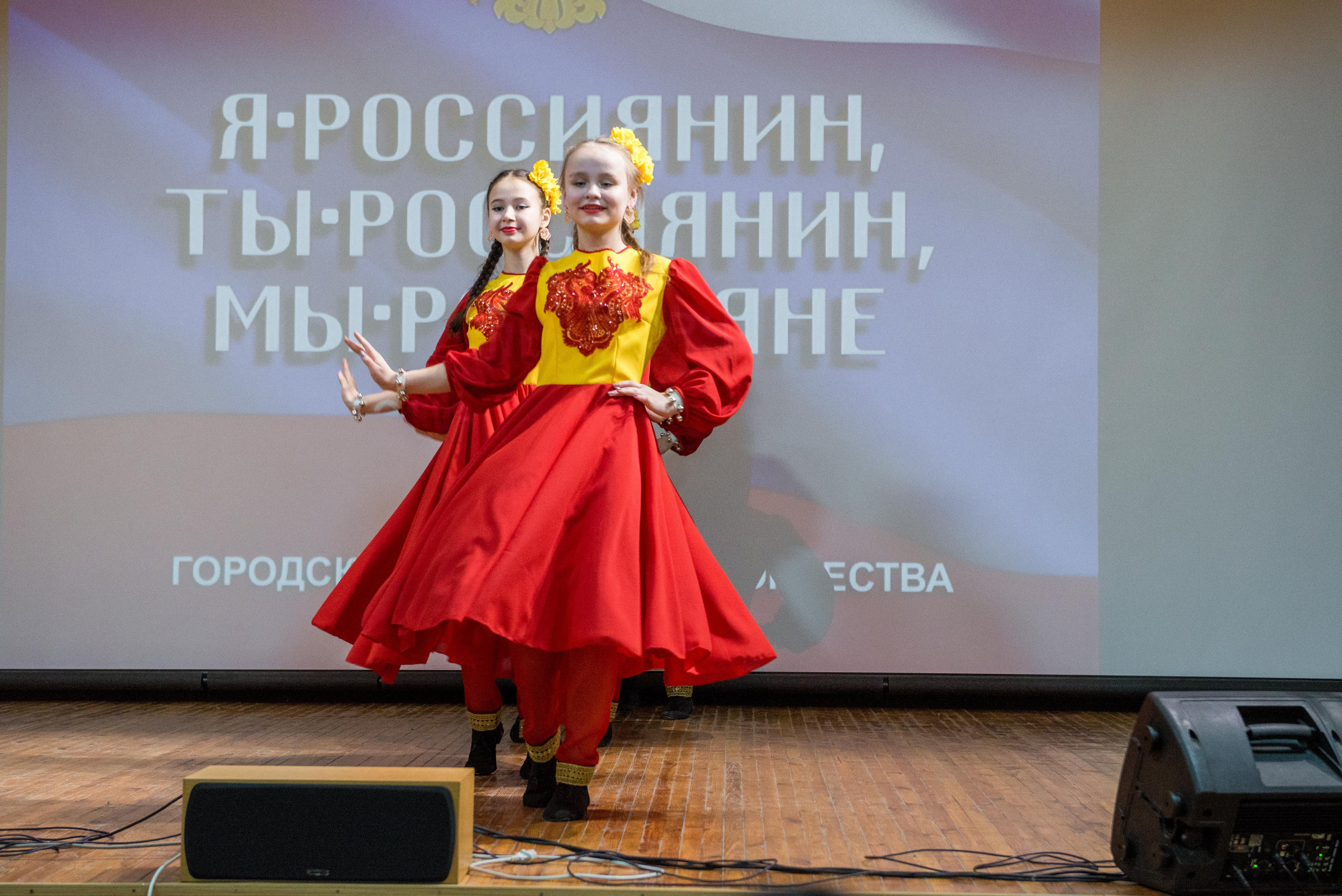 «Я-россиянин, ты — россиянин, мы — россияне!». Свадебный фотограф на Урале Виктор Соколов