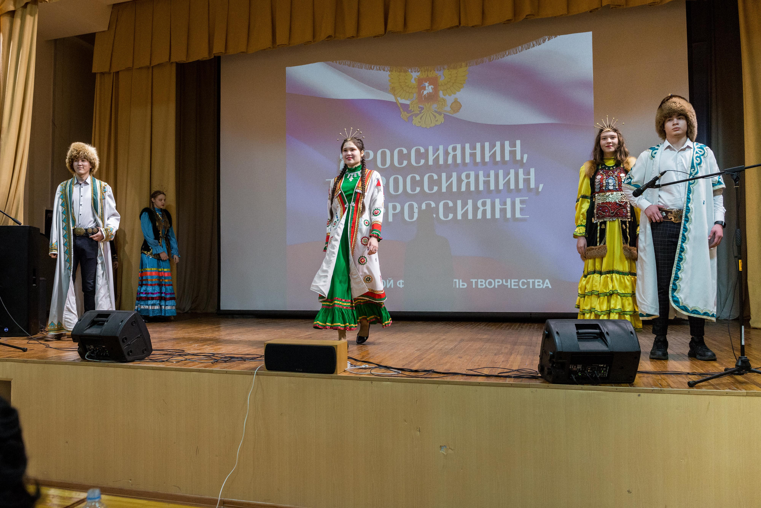 «Я-россиянин, ты — россиянин, мы — россияне!». Свадебный фотограф на Урале Виктор Соколов