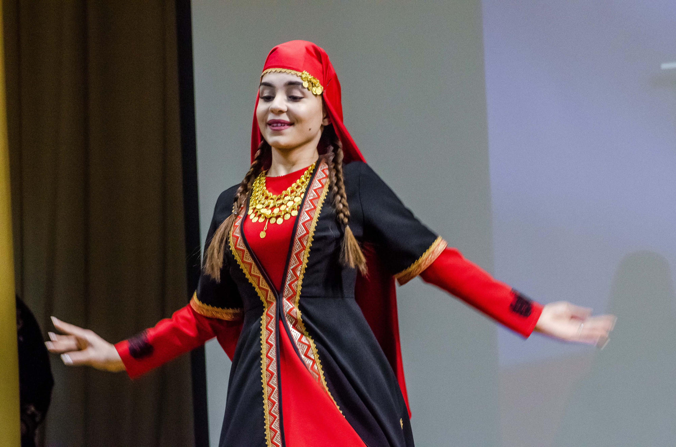 «Я-россиянин, ты — россиянин, мы — россияне!». Свадебный фотограф на Урале Виктор Соколов