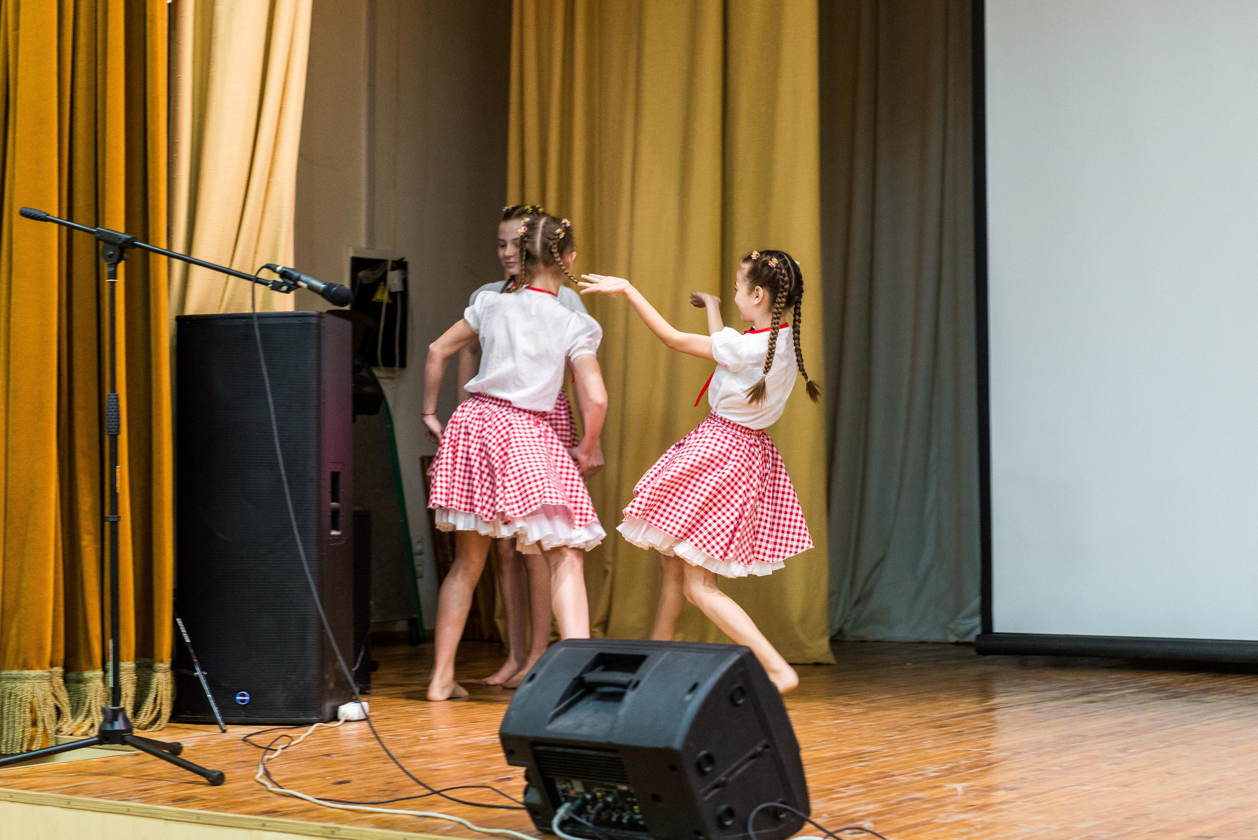 «Я-россиянин, ты — россиянин, мы — россияне!». Свадебный фотограф на Урале Виктор Соколов