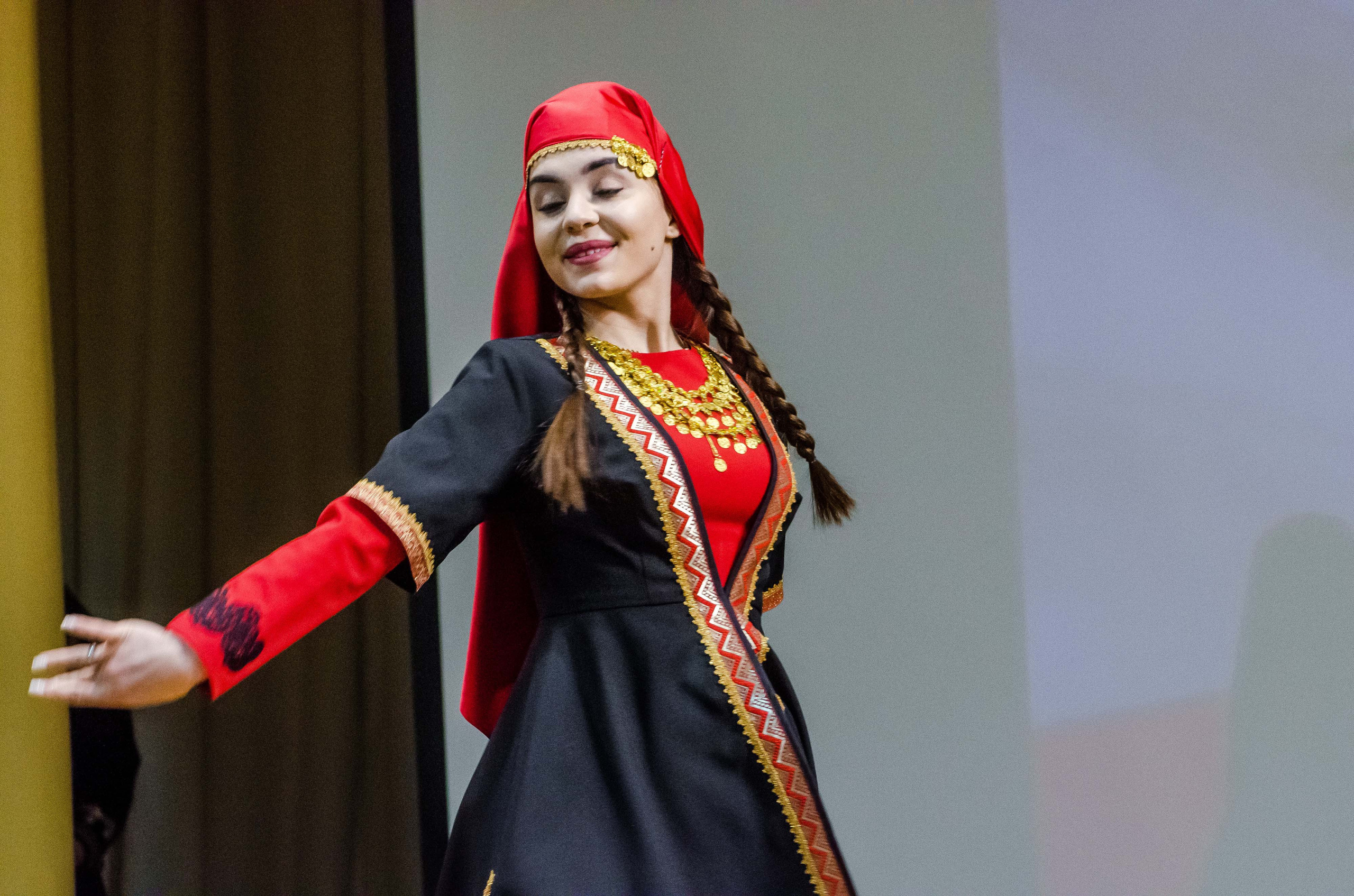 «Я-россиянин, ты — россиянин, мы — россияне!». Свадебный фотограф на Урале Виктор Соколов