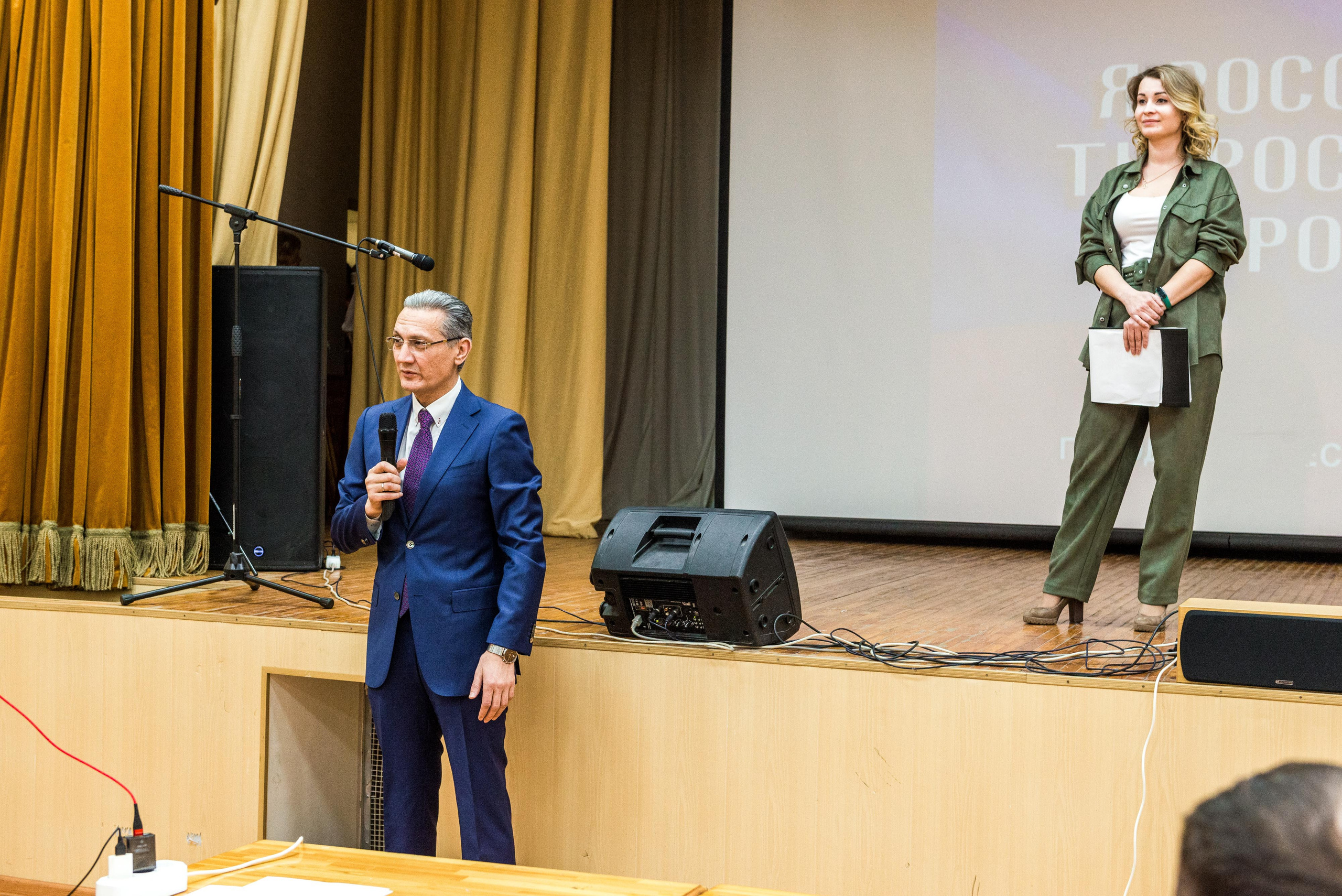 «Я-россиянин, ты — россиянин, мы — россияне!». Свадебный фотограф на Урале Виктор Соколов