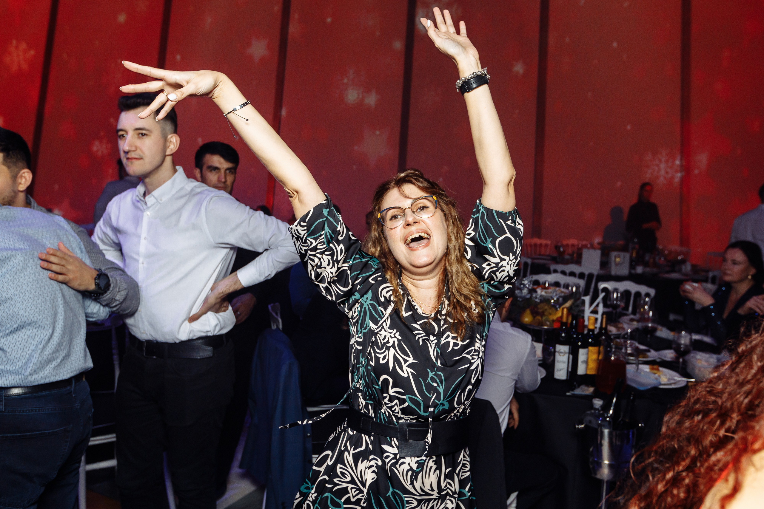 Корпоратив ПолСтраны. Свадебный и портретный фотограф в Королёве Сергей Чихарев