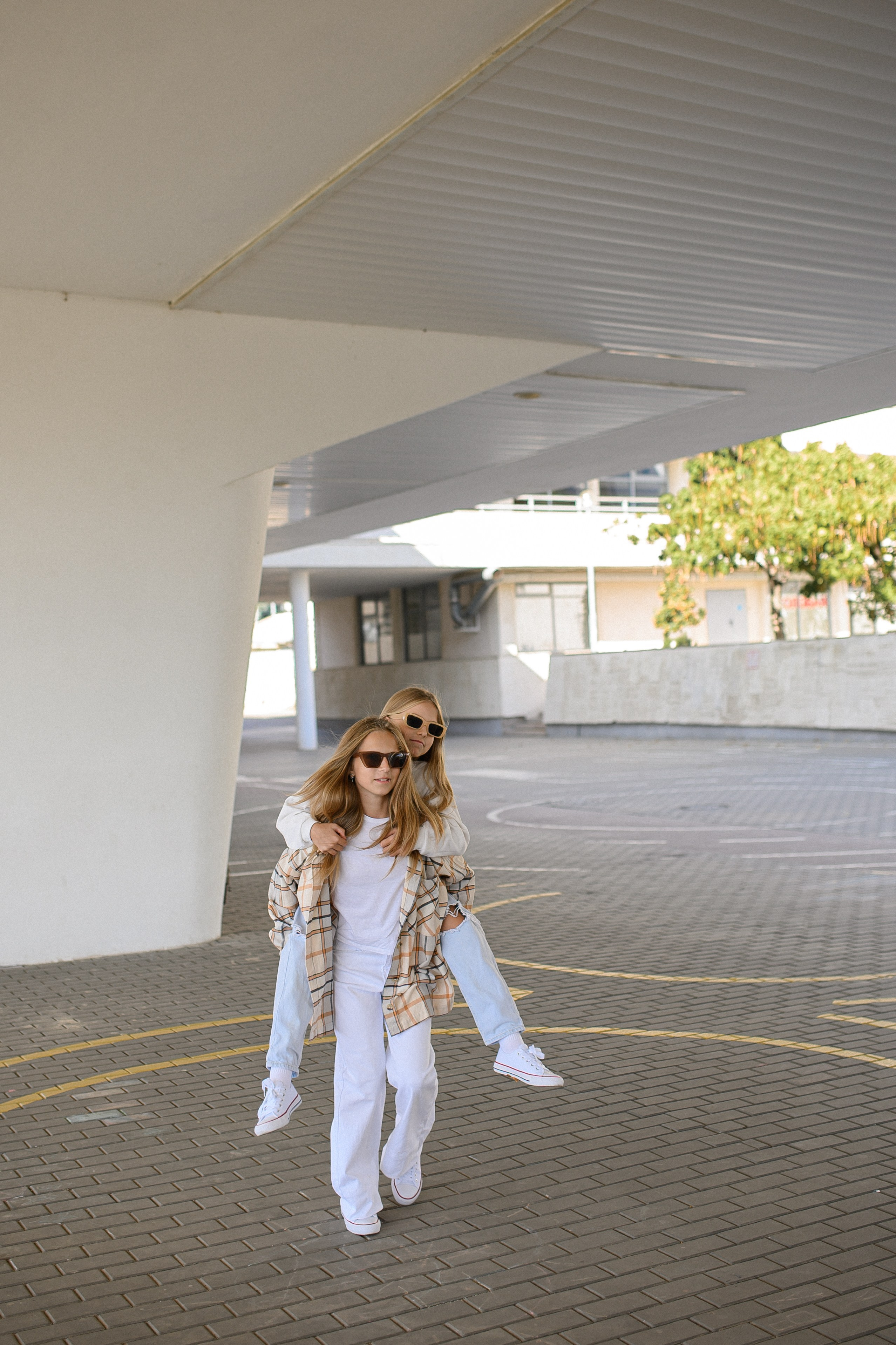 Марина и девочки. Www.ostermiller.ru