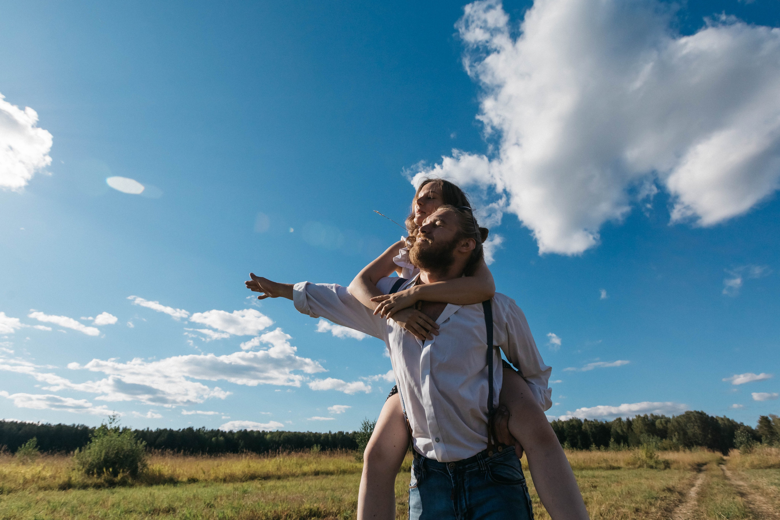 Кристина Владимир и Рада. Главная