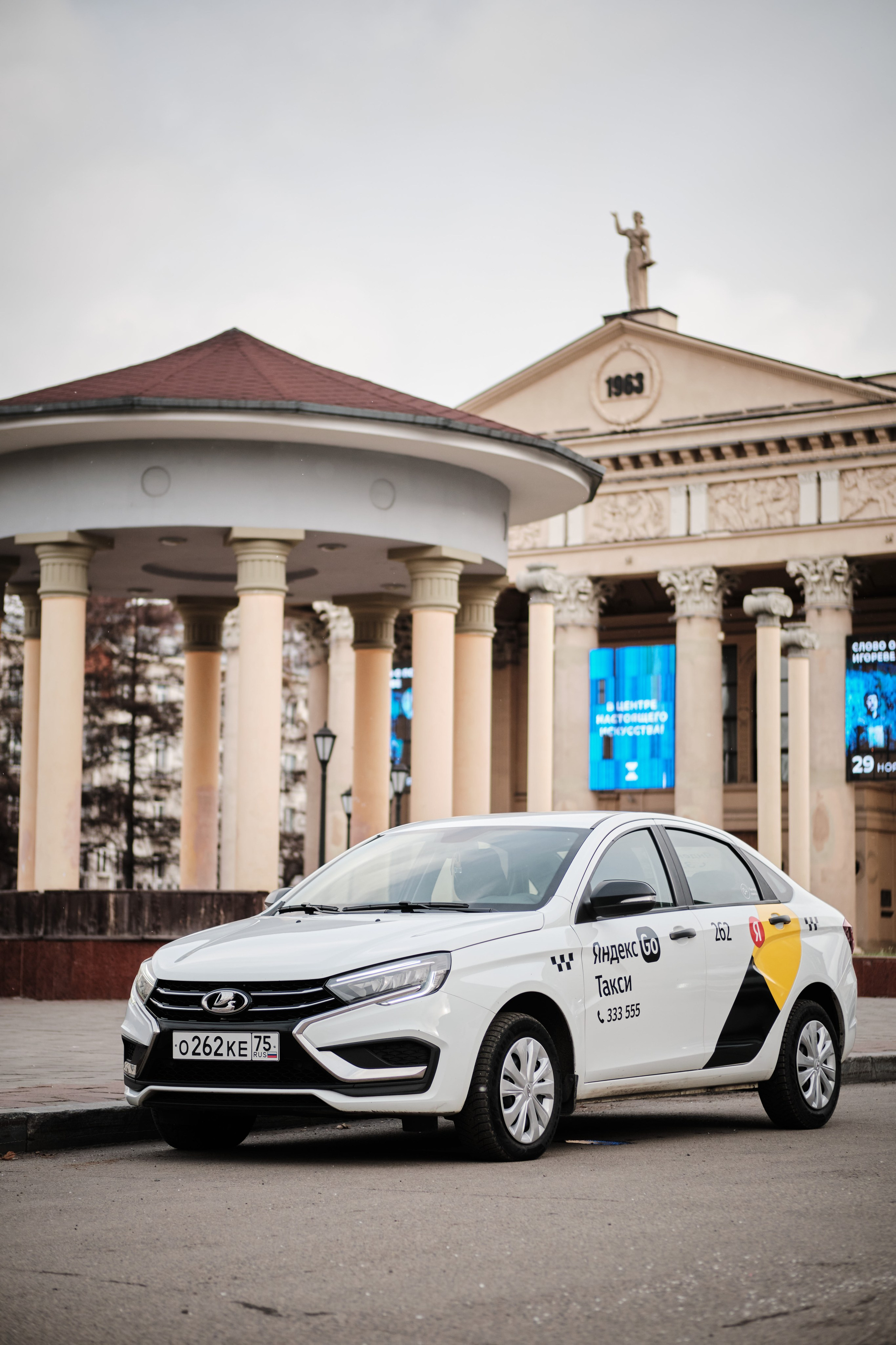 Новый автопарк Яндекс такси в Новокузнецке. Свадебный и семейный фотограф в Новокузнецке Иван Иванов