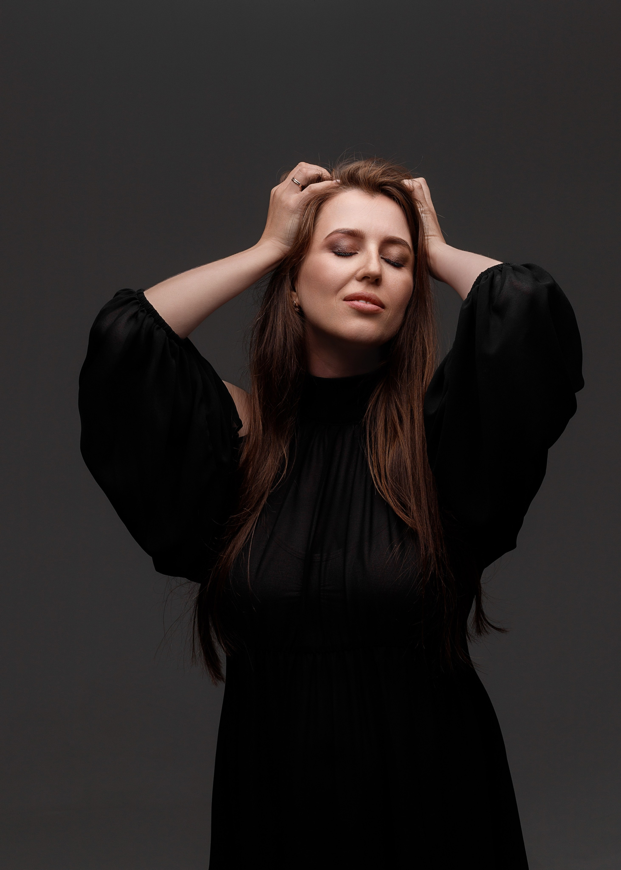 Фотографирую женский портрет в Новосибирске, найду самый лучший взгляд на вас через свой объектив. Фотограф Ольга Баранова