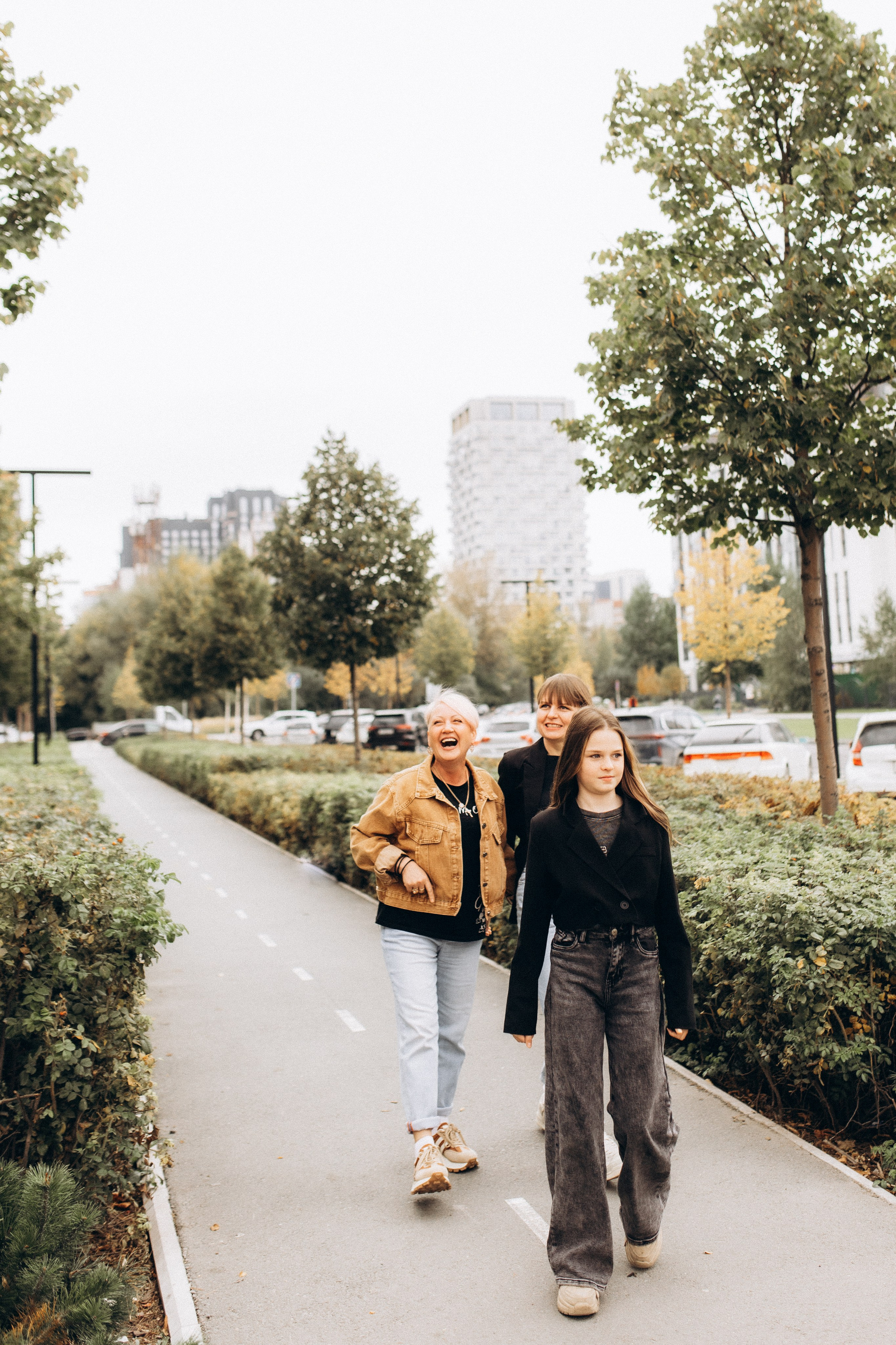 Прогулка по городу, осень. Семейный фотограф lifestyle в Новосибирске Елена Шпилевая