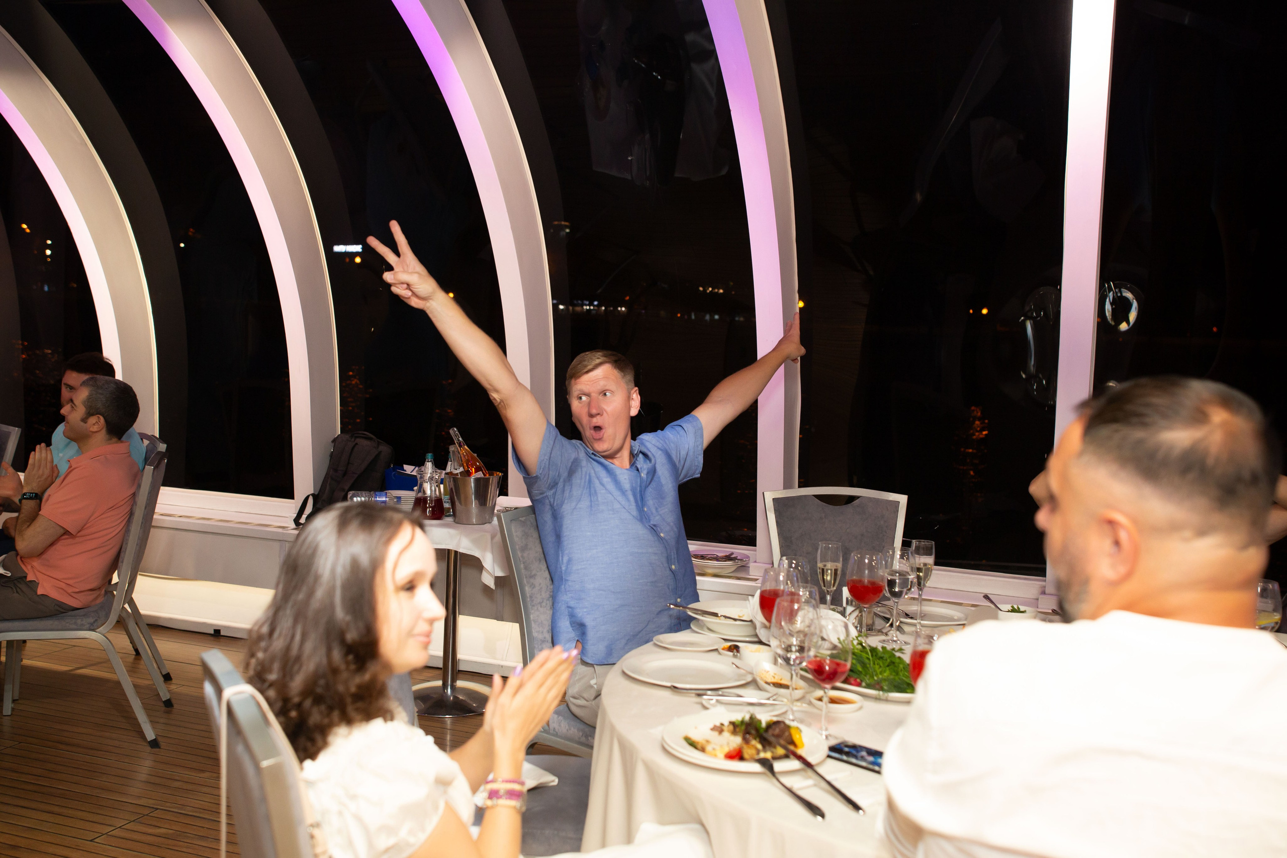 Dubai Vibes Intourist Cruise Party. Семейный и детский фотограф Анна Петракова