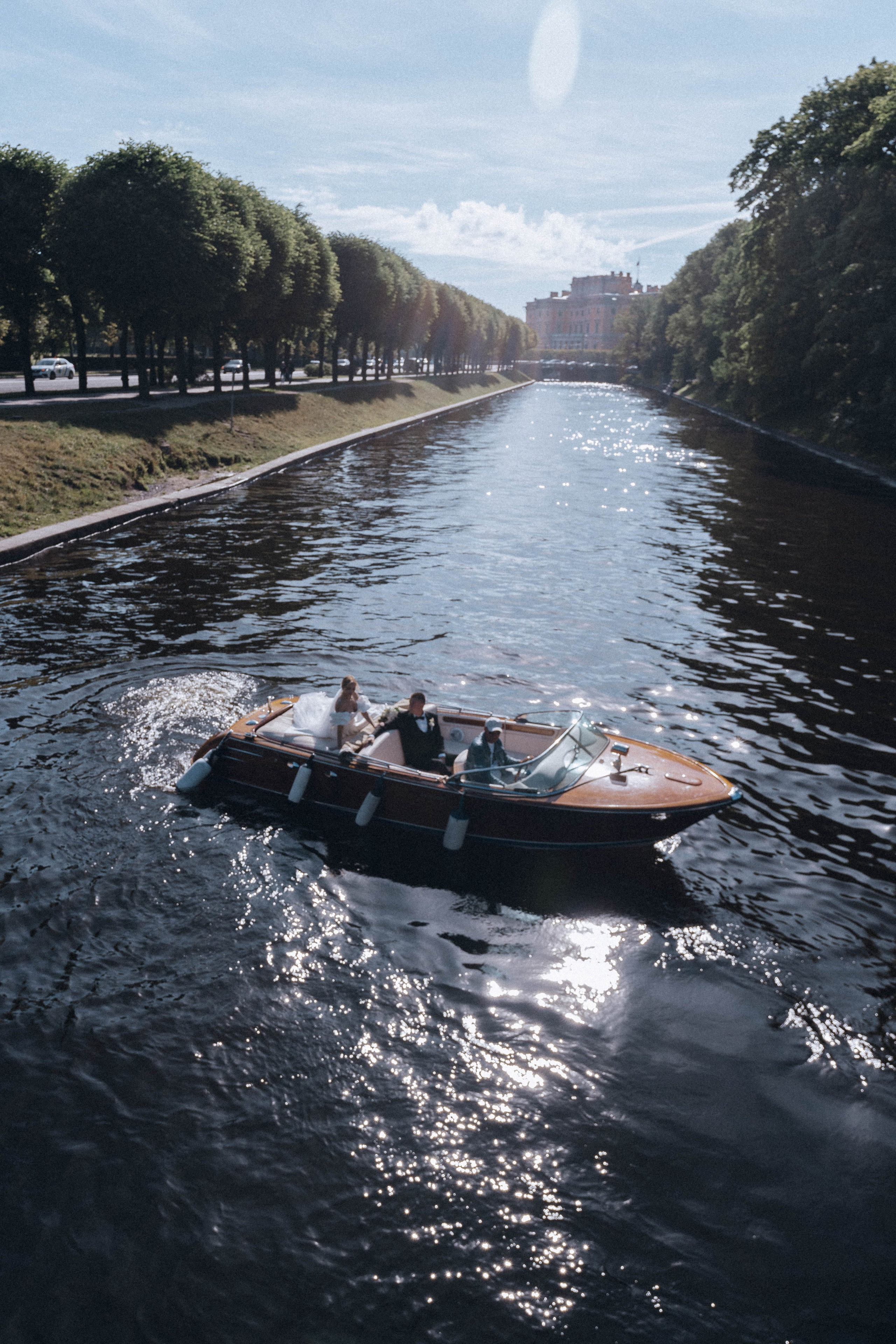 СВАДЕНБНАЯ СЬЕМКА НА КАТЕРЕ ПО КАНАЛАМ САНКТ-ПЕТЕРБУРГА И В АКВАТОРИИ НЕВЫ. Профессиональный фотограф, Санкт-Петербург — Виктория Богомолова