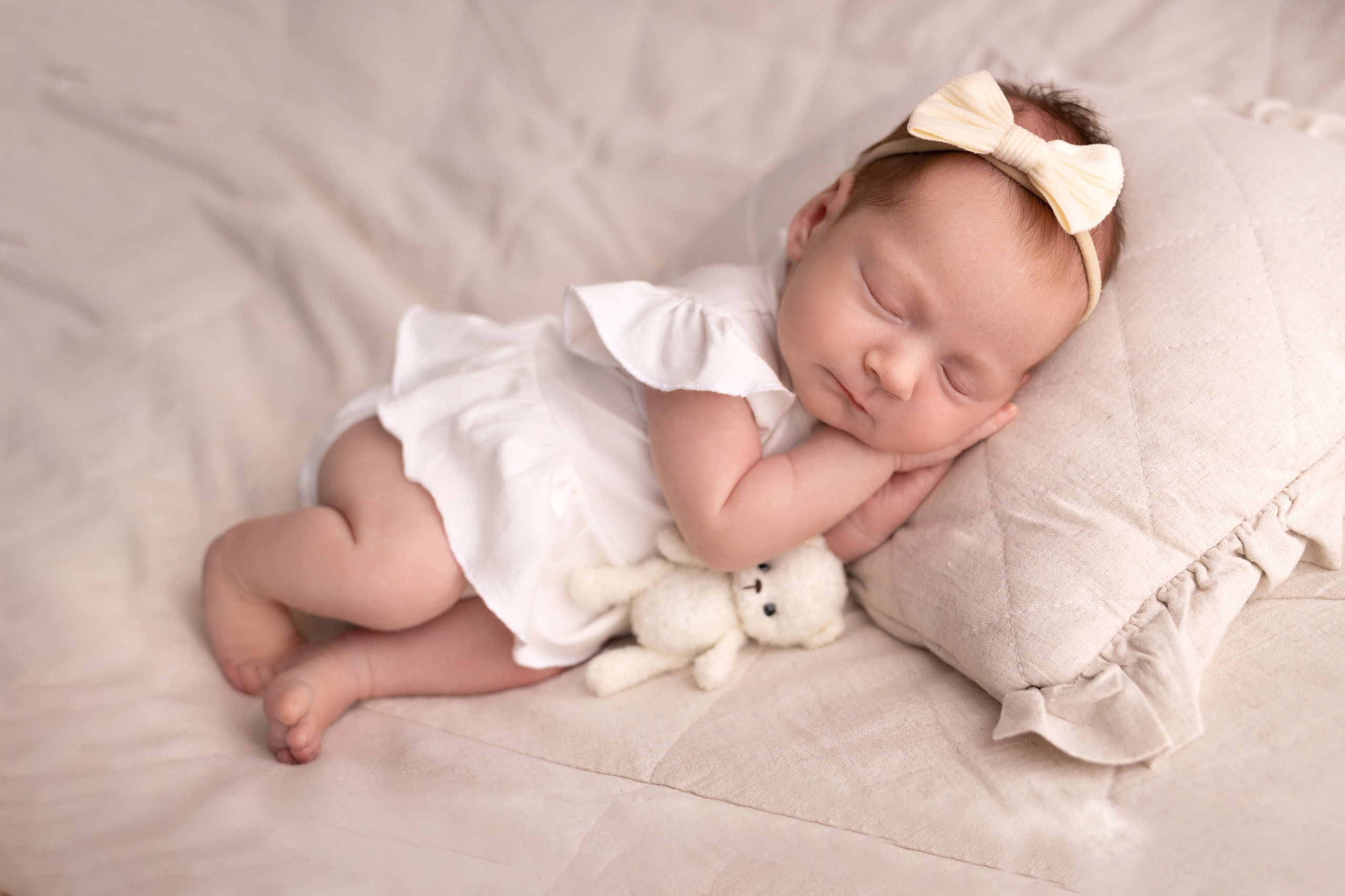 Newborn съемка в стиле Лайф. Фотограф новорожденных малышей в Омске и Омской области Эльвира Камаева