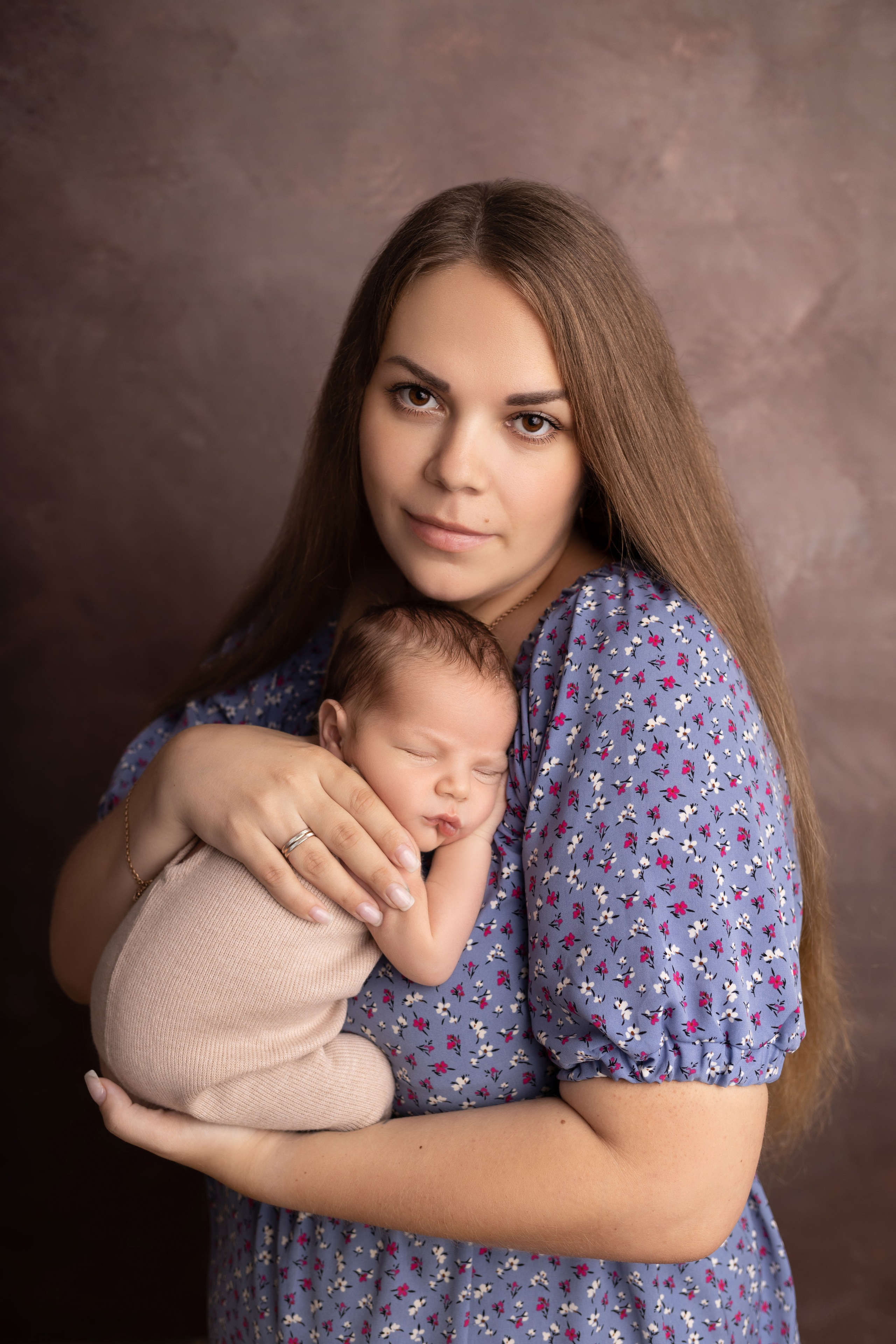 Семейные кадры от Elvira Kamaeva. Фотограф новорожденных малышей в Омске и Омской области Эльвира Камаева