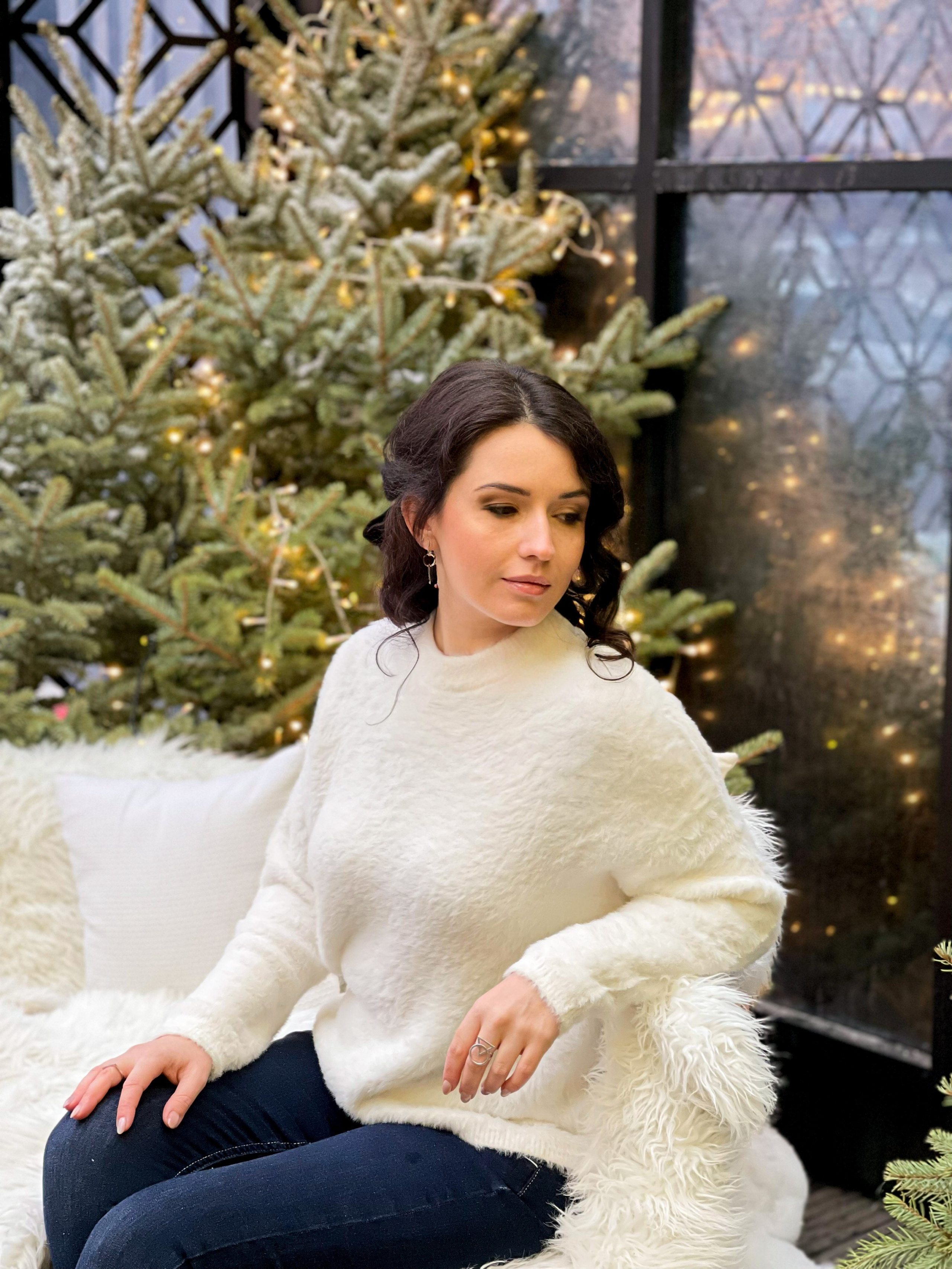 Молочный пушистый свитер 42-44 размер. Фотограф, мобилограф Ростов-на-Дону