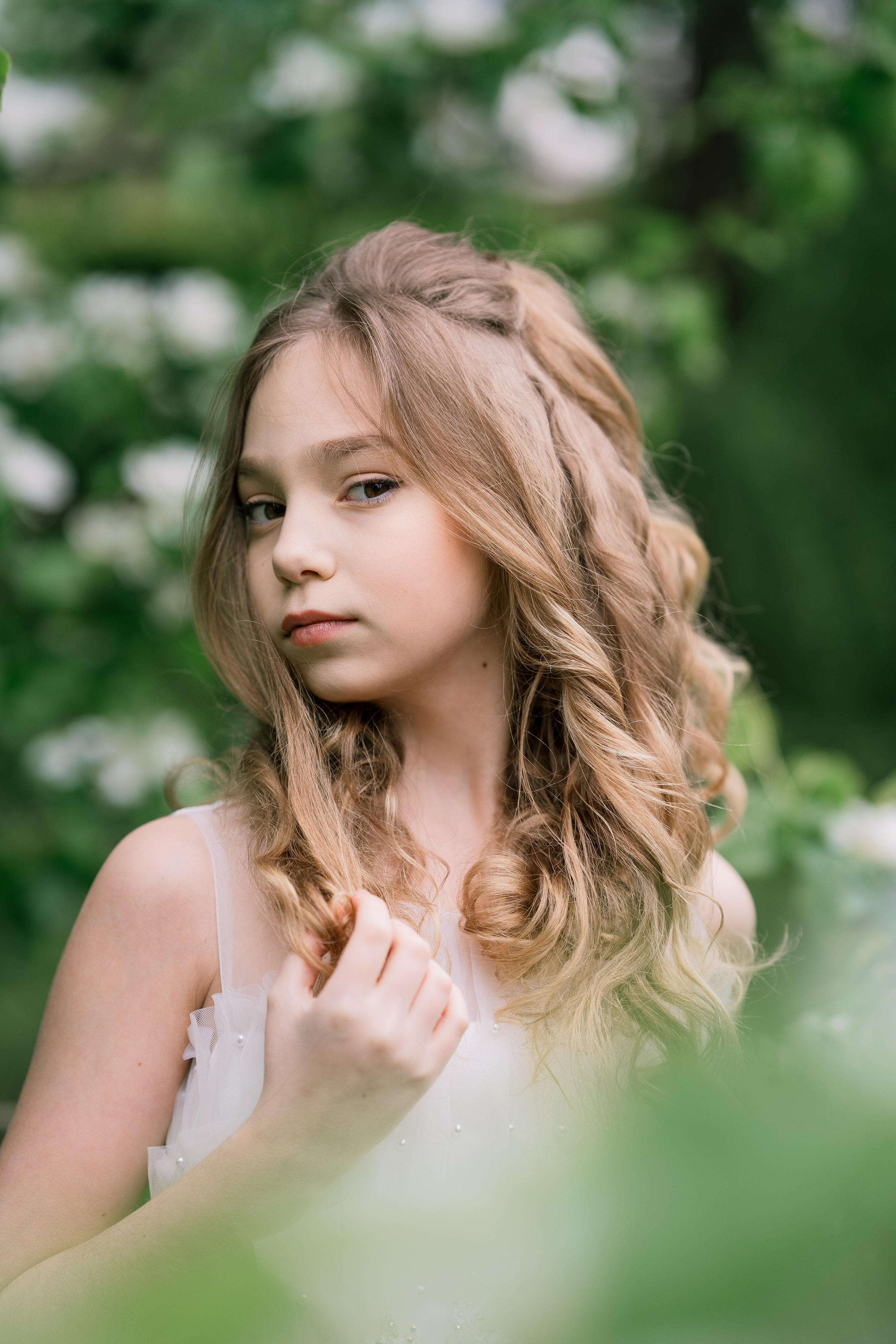 Настя. Белые яблони. Семейный и контент фотограф в Москве Алёна Сливка