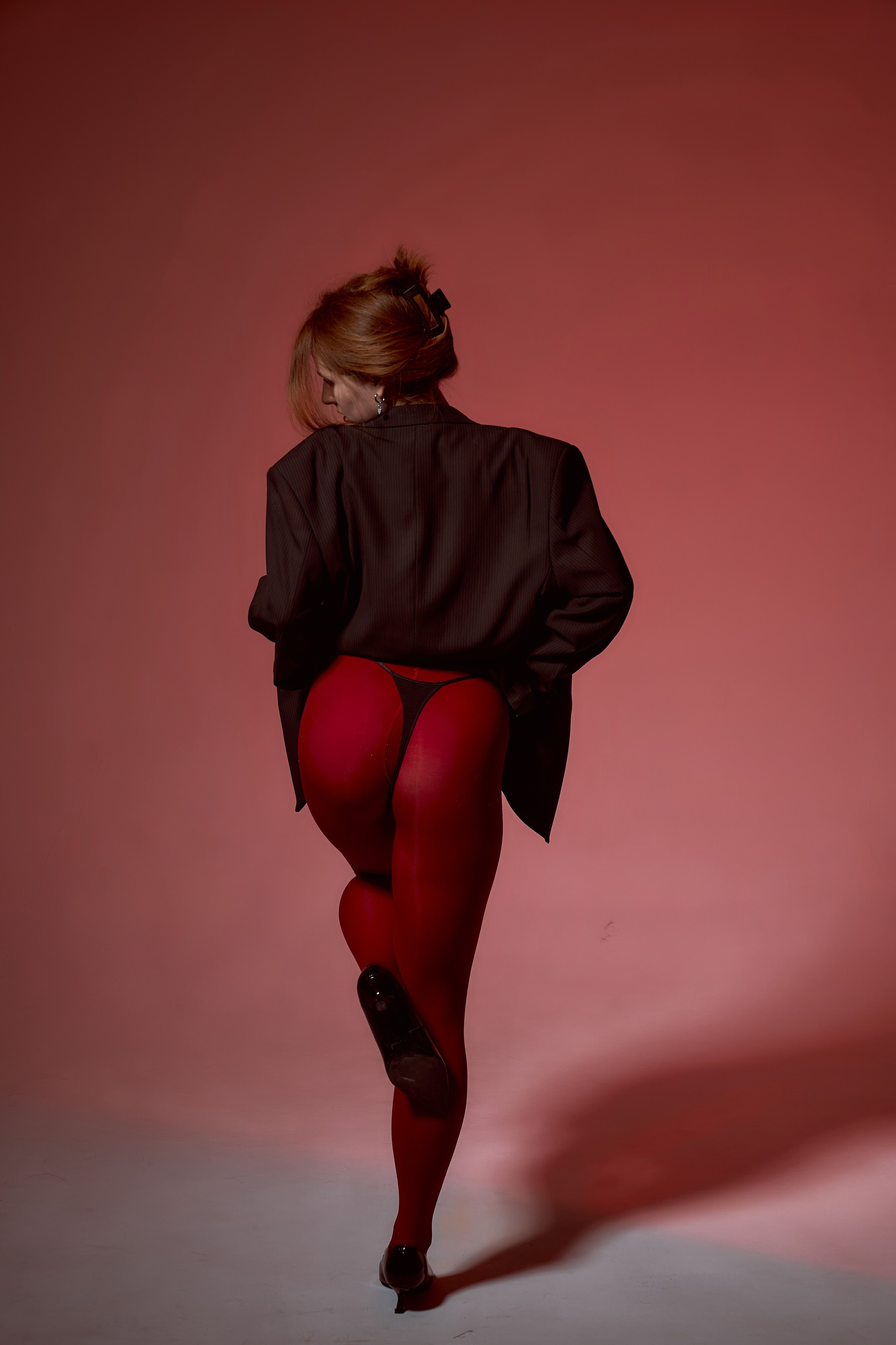 Фотосессия в эротическом стиле на циклораме в фотостудии Kap's Москвы