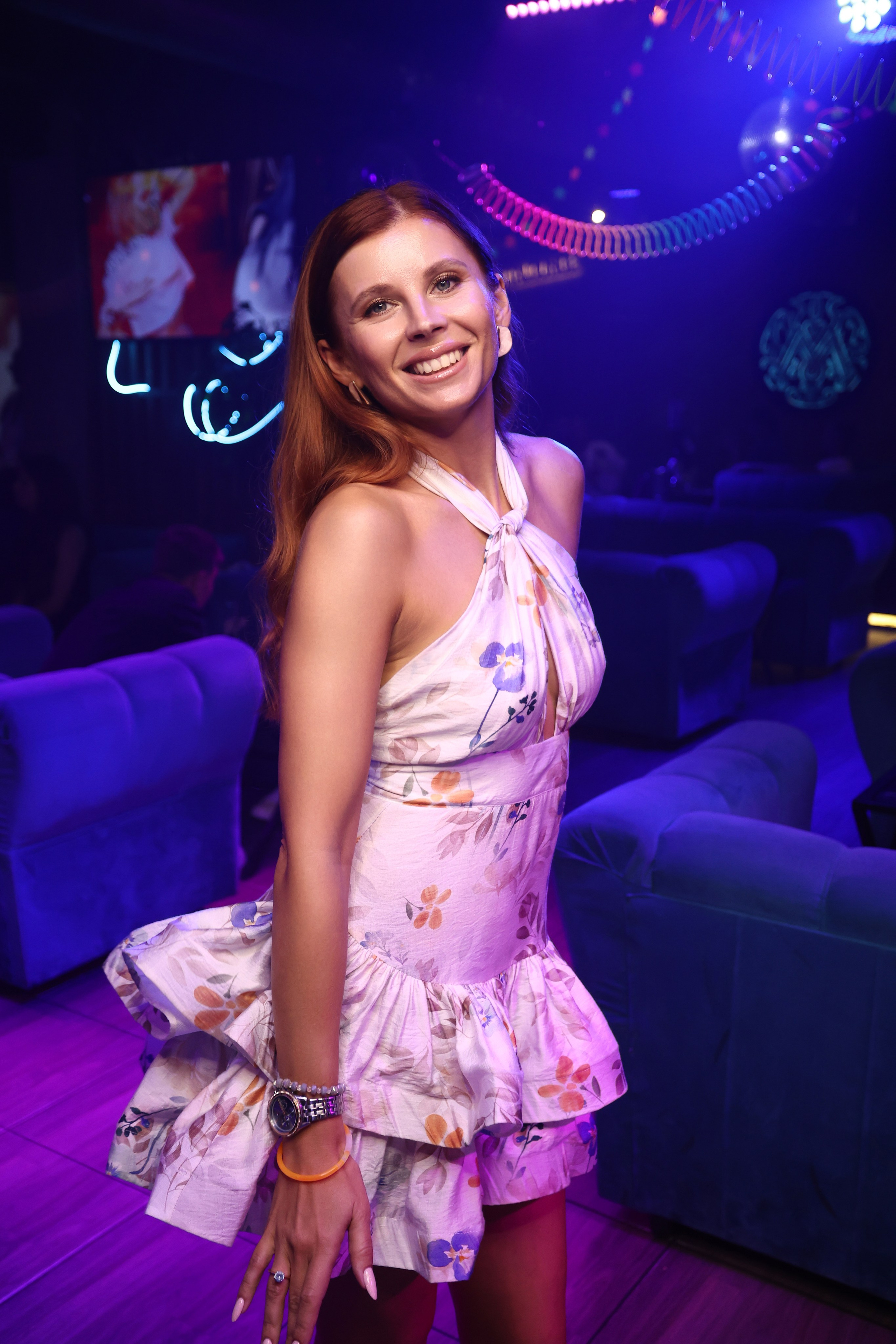 Neon Party 01.08.25. Мята Спортивная — Кальянная, караоке, бар в Минске