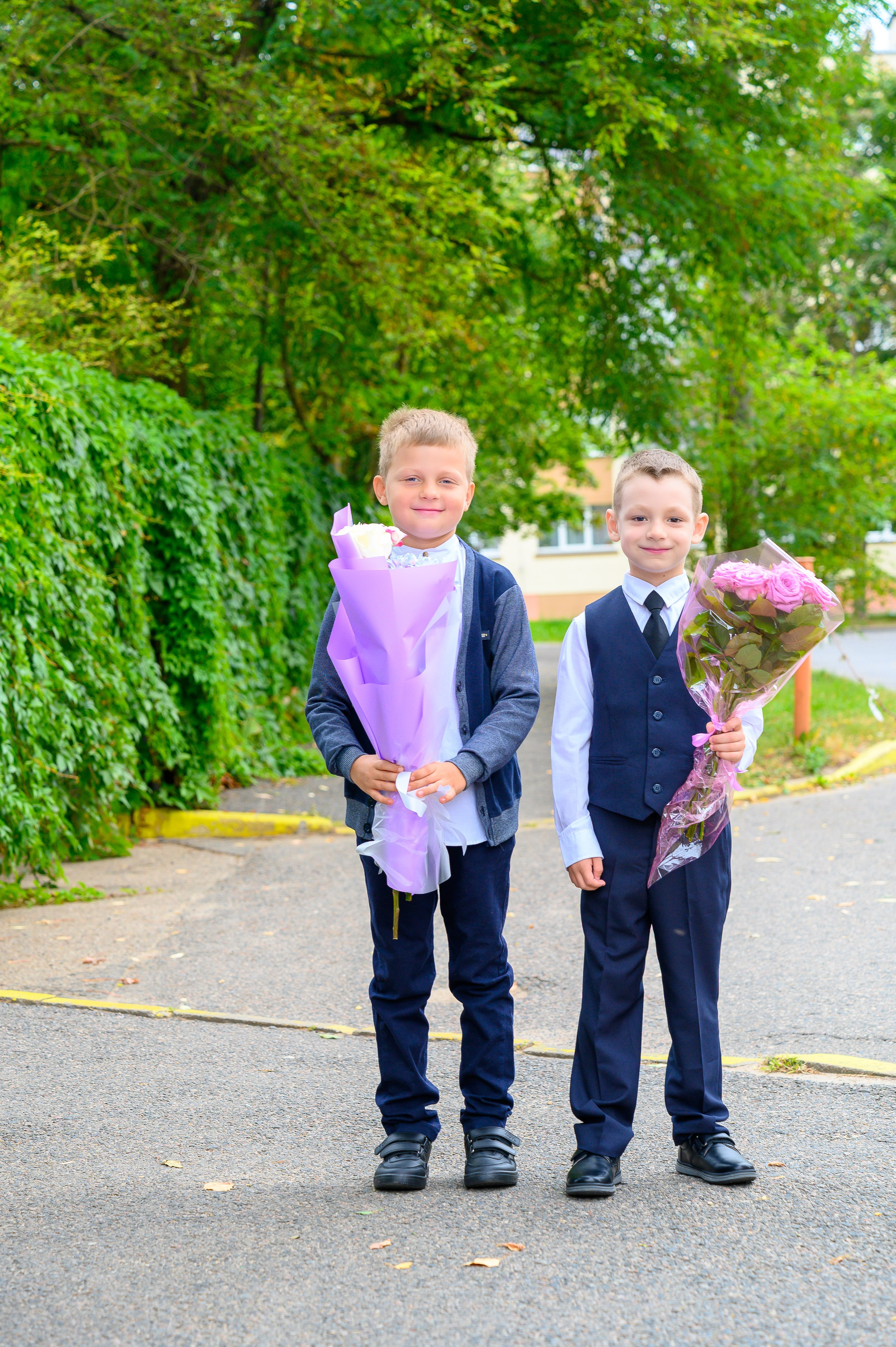 Вот звучит первый звонок, перед этим долгое приготовление к новому этапу в жизни, Яромир идет в школу. Фотоуслуги, услуги фотографа, фотографирование важных событий