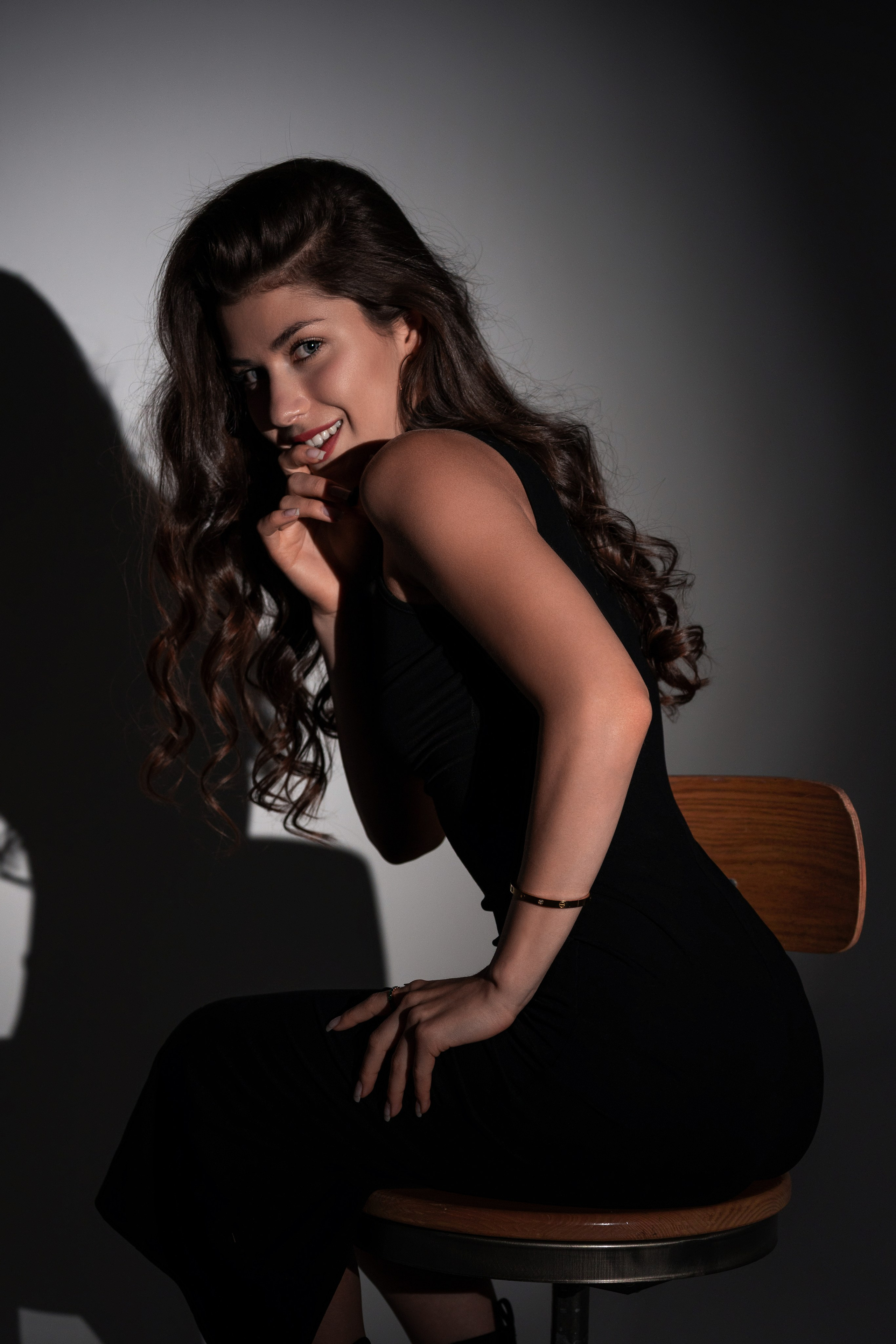 Стильная женская фотоссесия в студии