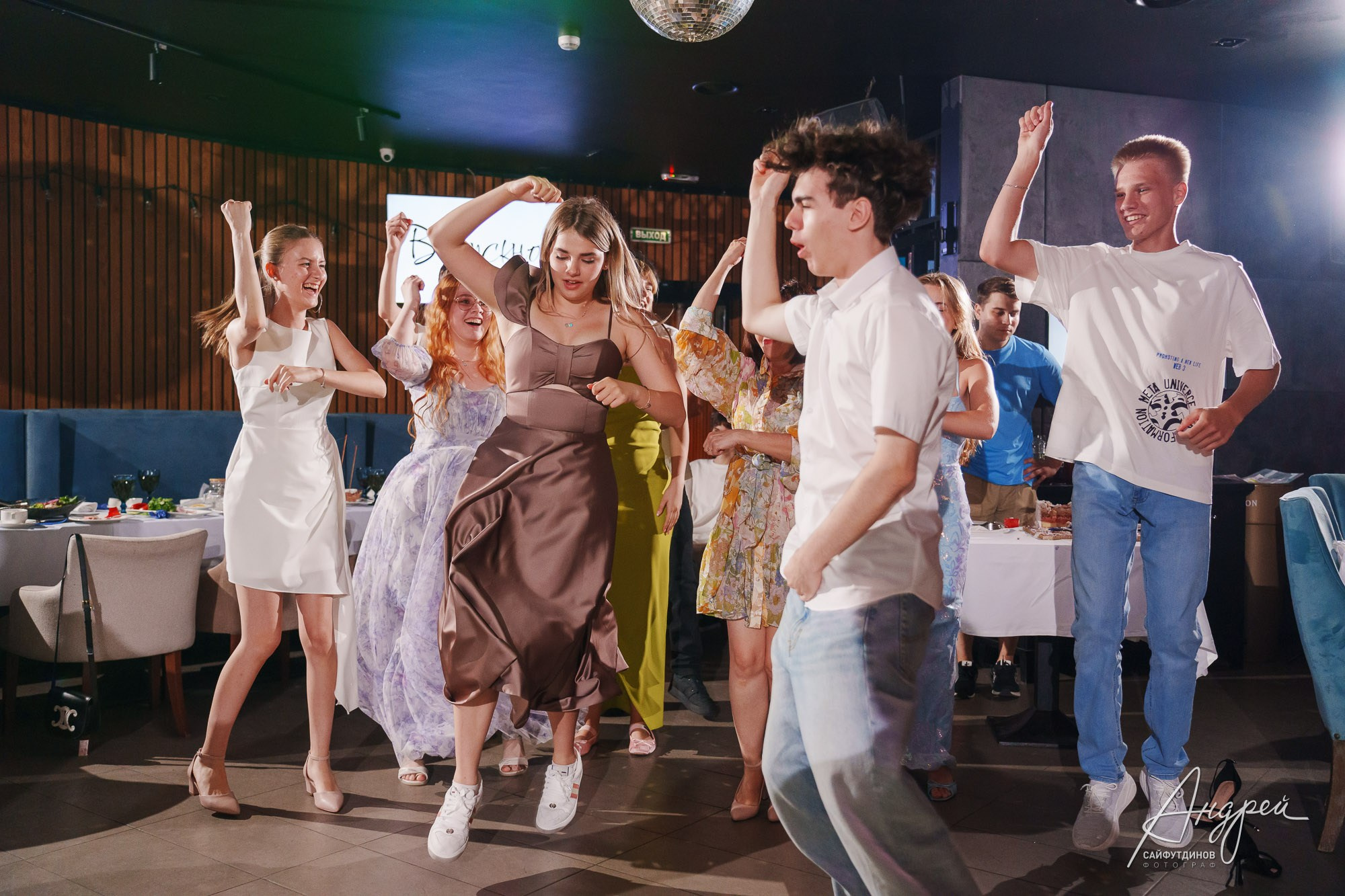 Выпускной 9а Азъбукаведи. Свадебный и семейный фотограф в Ростове-на-Дону. Андрей Сайфутдинов
