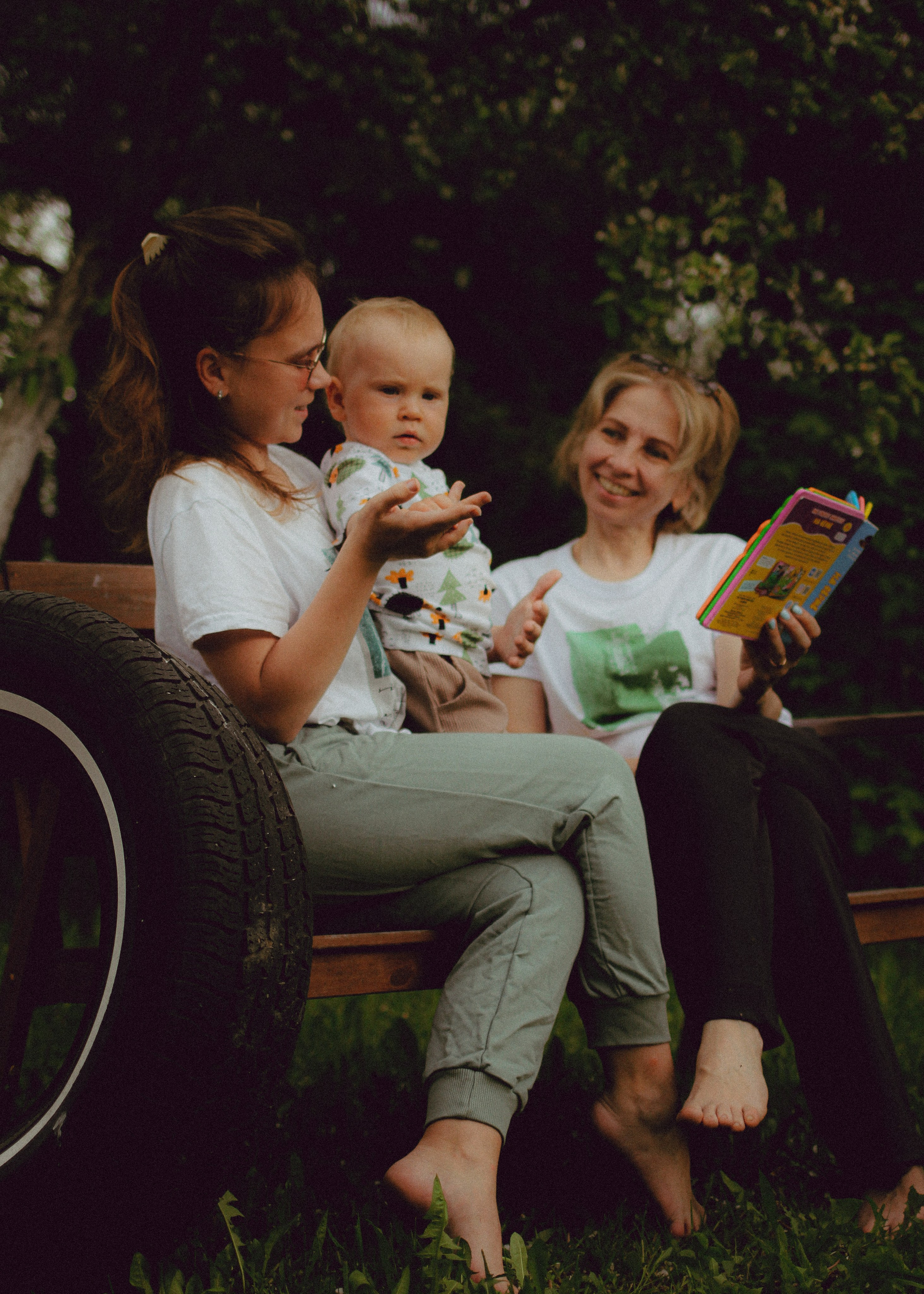 Бабушка Ира, мама Даша и маленький Ваня. Александра Крашевская. Портретный фотограф в Москве и Санкт-Петербурге