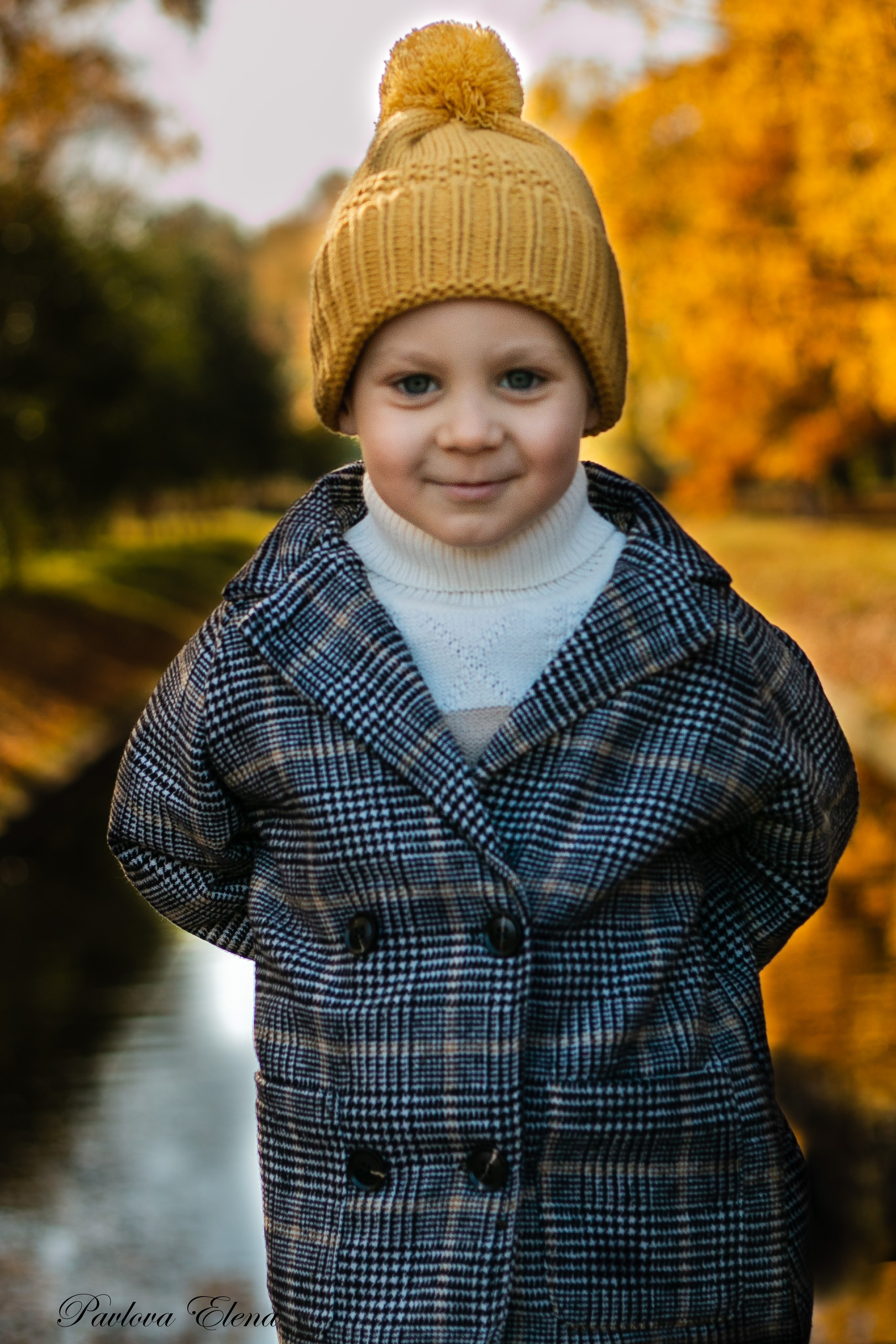 Гоша с папой. Осенняя фотосессия папы с сыном в Парке Победы. Семейный и детский фотограф в Санкт-Петербурге Павлова Елена