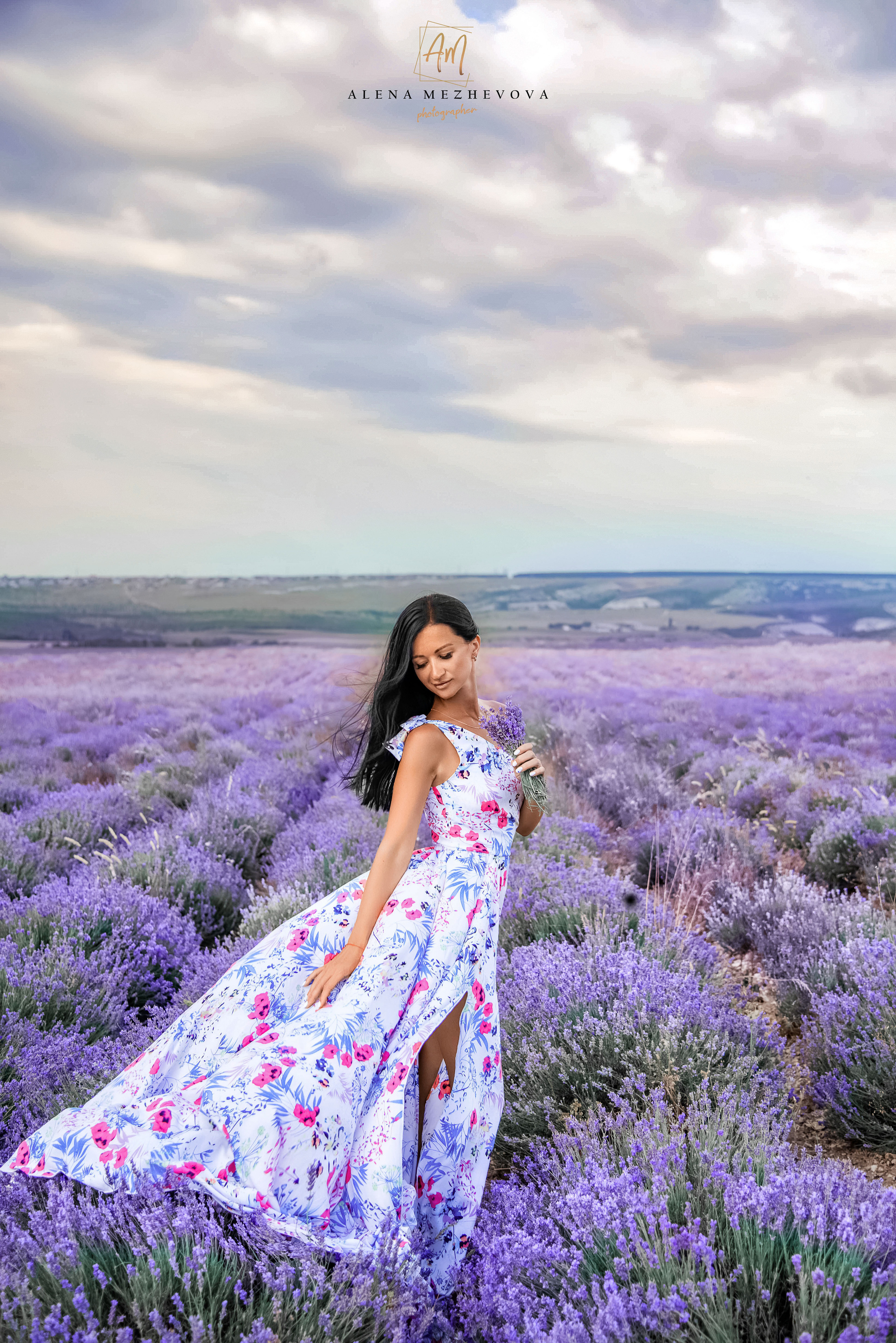 Фотосессия в лаванде. Свадебный и семейный фотограф и видеограф, Крым, Москва, Санкт -Петербург