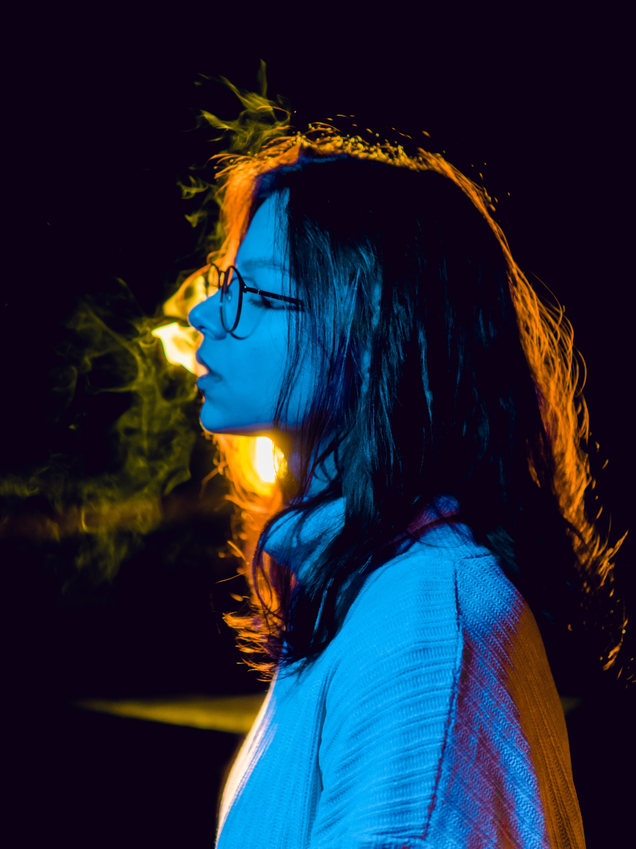 Лера с цветным светом. Главная