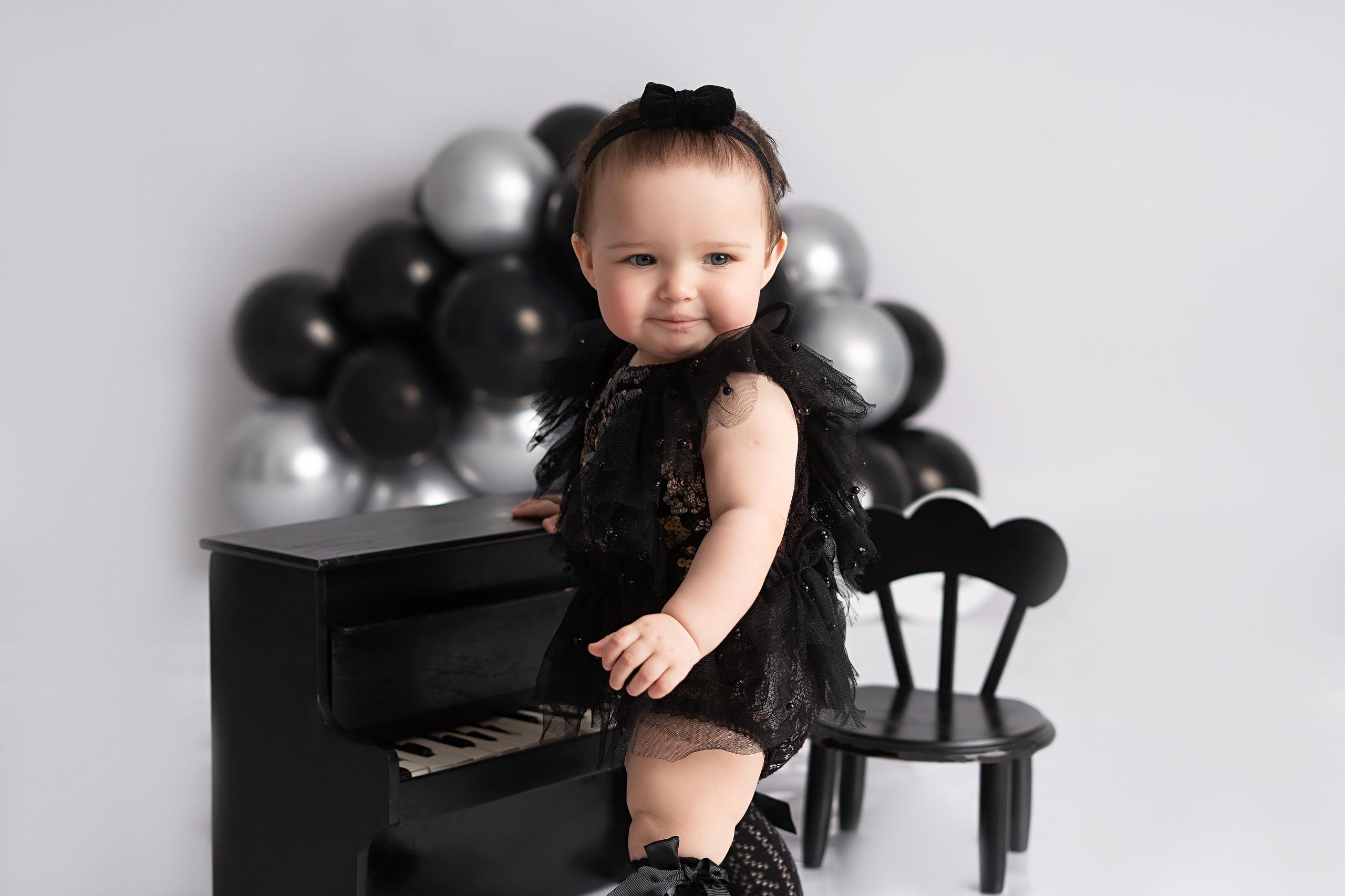 Василиса. Фотограф новорождённых в Минске. Годик под ключ