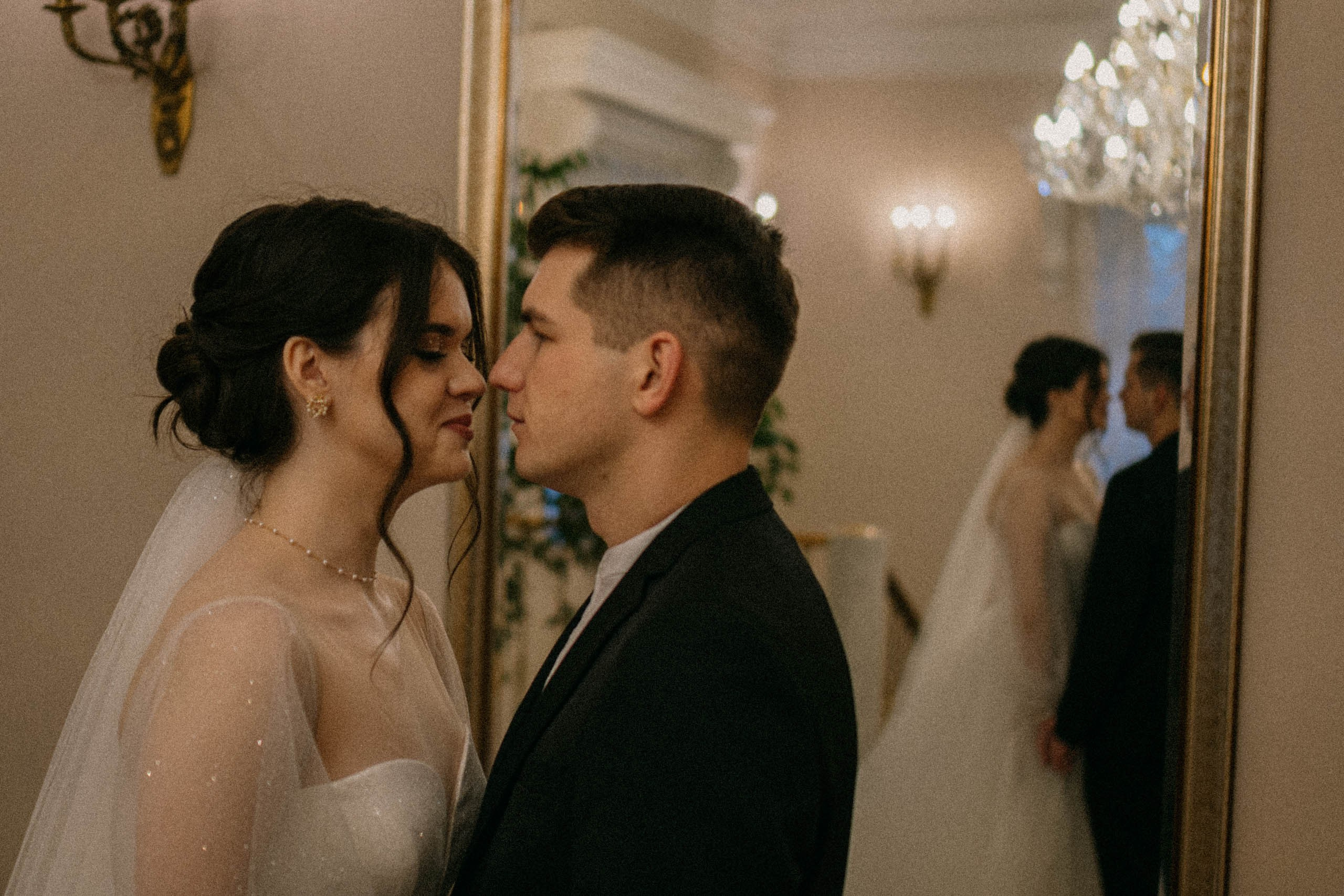 СВАДЕБНАЯ СЬЕМКА ПАРЫ В ГОРОДЕ ПУШКИН В ПАРКЕ ЕКАТЕРИНЕНСКОМ В НОЯБРЕ. Профессиональный фотограф, Санкт-Петербург — Виктория Богомолова