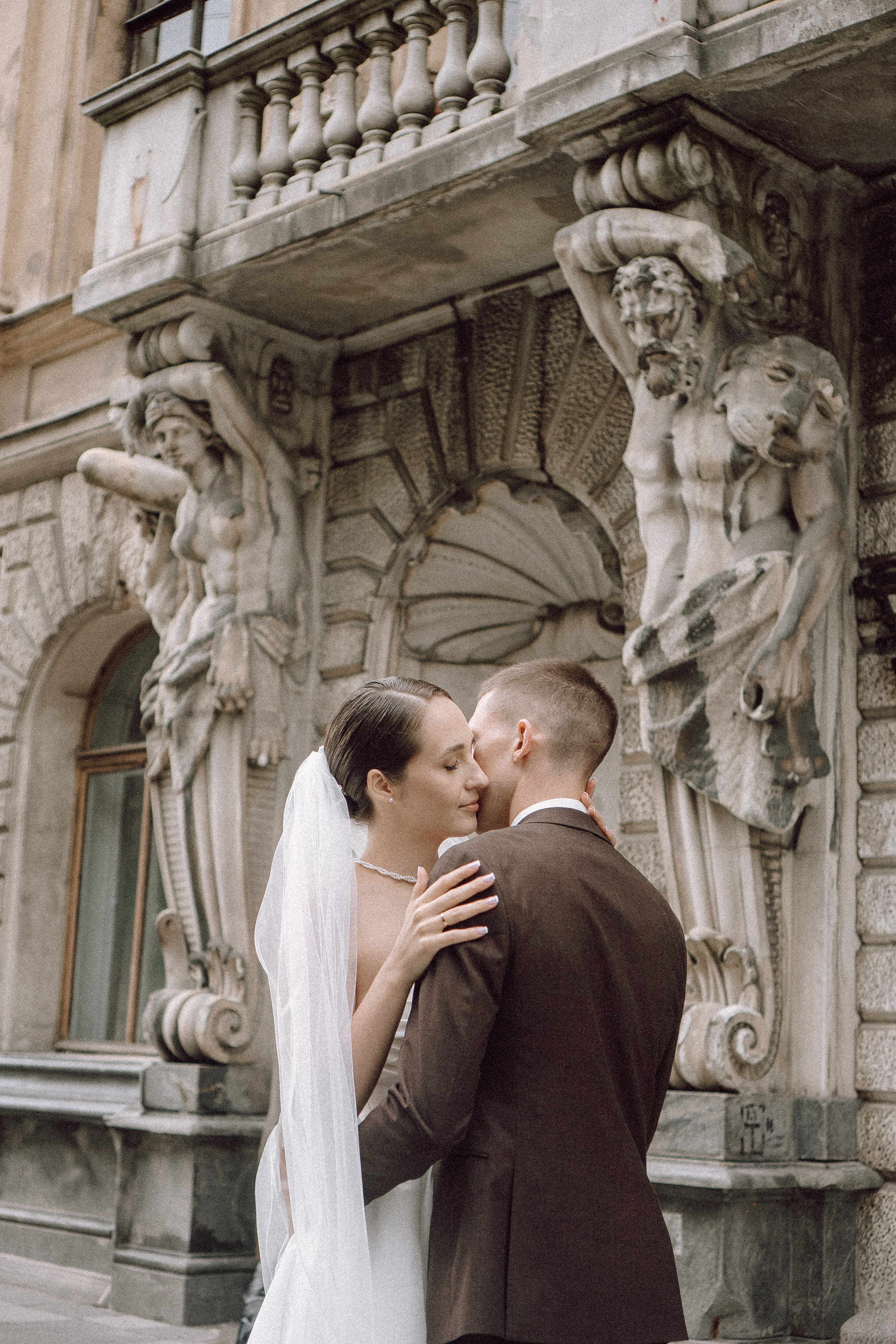 СВАДЕБНАЯ ПРОГУЛКА В САНТК-ПЕТЕРБУРГЕ (ИСАКИЕВСКИЙ СОБОР, ЗИМНЯЯ КАНАВКА, ЭРМИТАЖ И БОЛЬШАЯ МОРСКАЯ УЛИЦА). Профессиональный фотограф, Санкт-Петербург — Виктория Богомолова