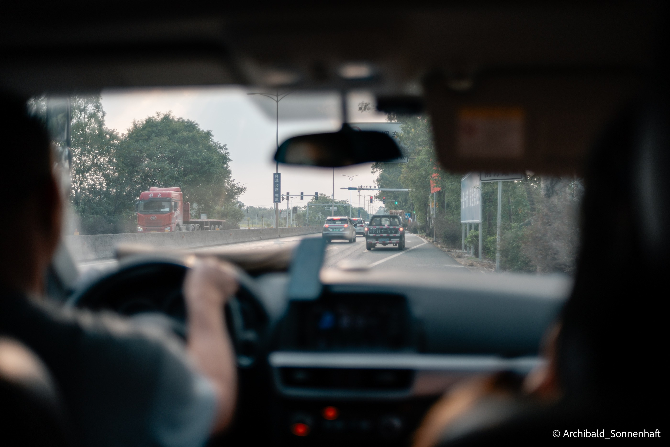 Weekend kayaking trip. Photographer in Guangzhou, China. Archibald Sonnenhaft