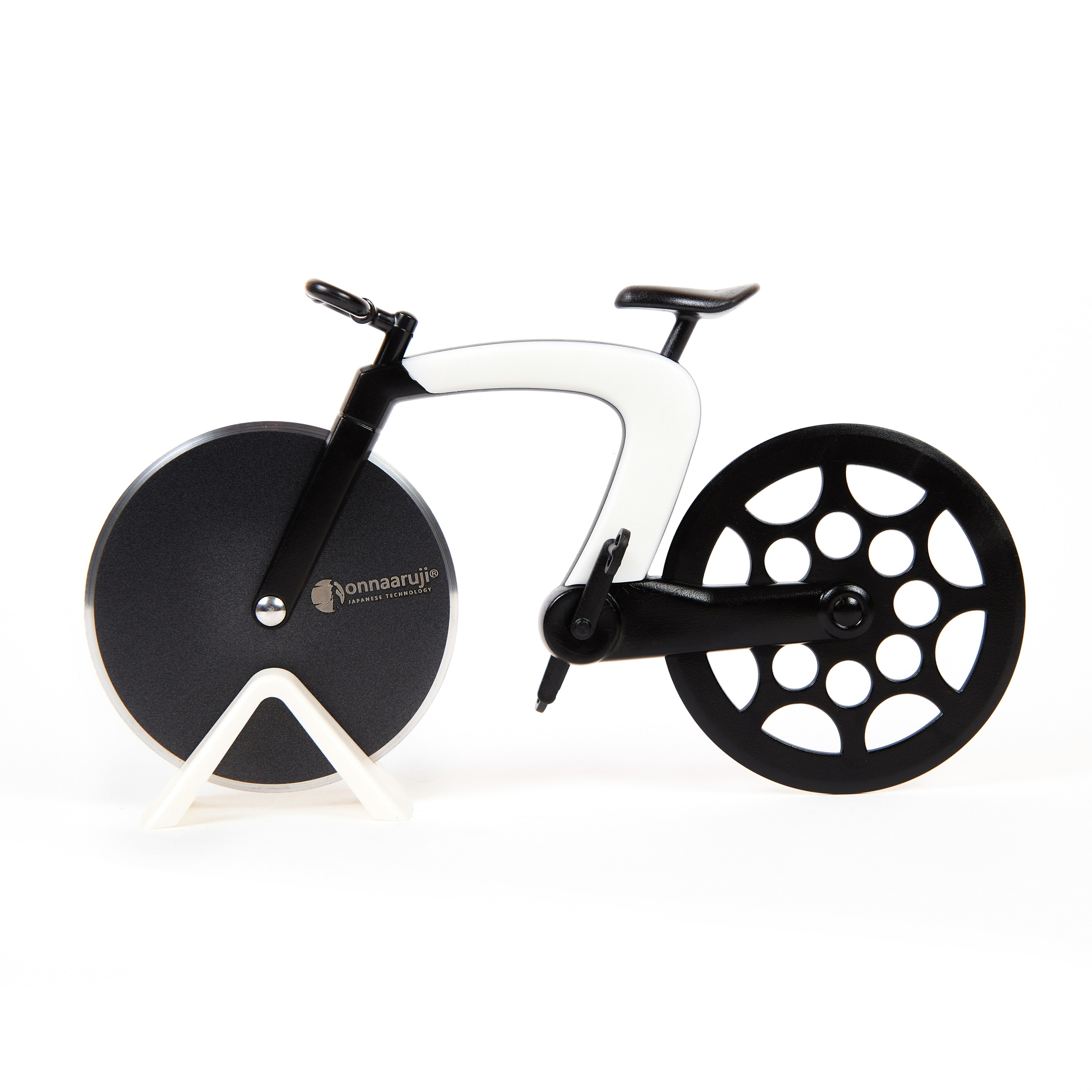 Съёмка ножа для пиццы в виде велосипеда