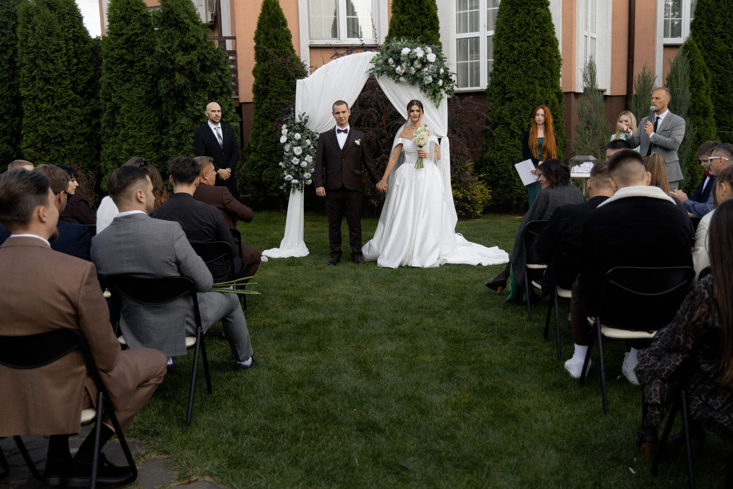 Свадебная фотосессия Анастасии и Игоря в Усадьбе Легенда. Свадебный фотограф в Минске/Беларуси Сергей Спиридонов