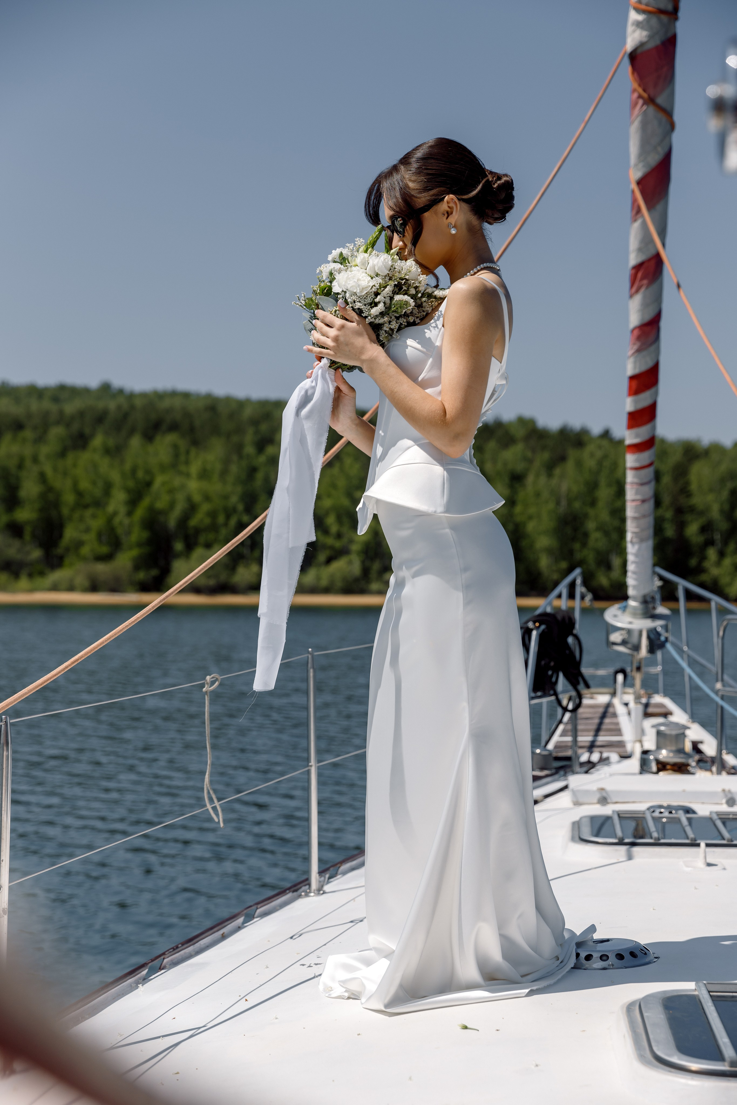 Яхта Омега (Каприз Невесты). Свадебный фотограф Иркутск, репортажный фотограф Иркутск