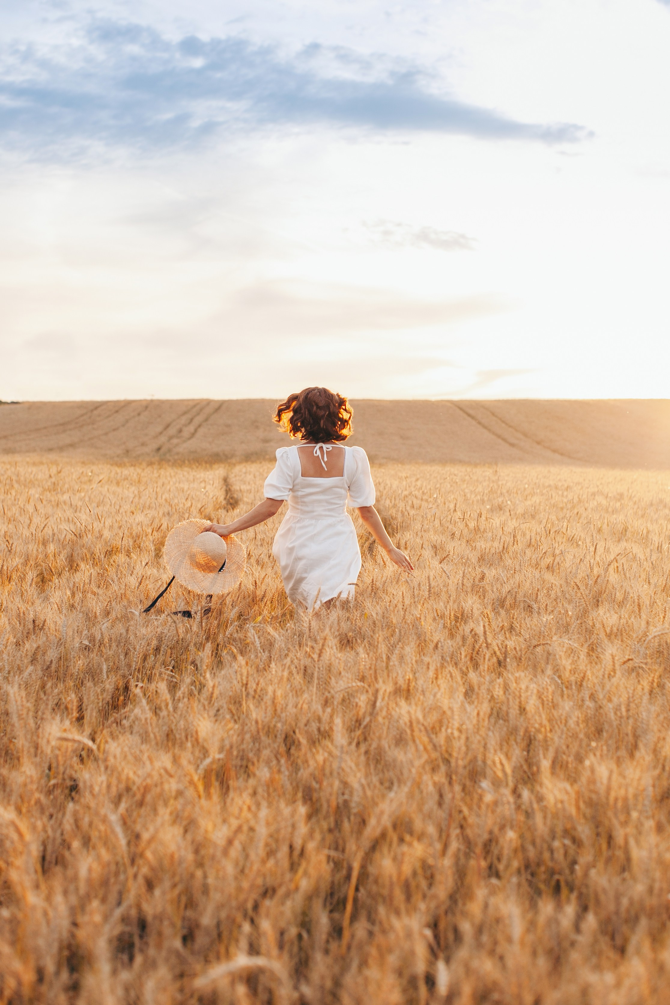 Семейная фотосессия в поле на закате. Фотограф Ольга Ефремова