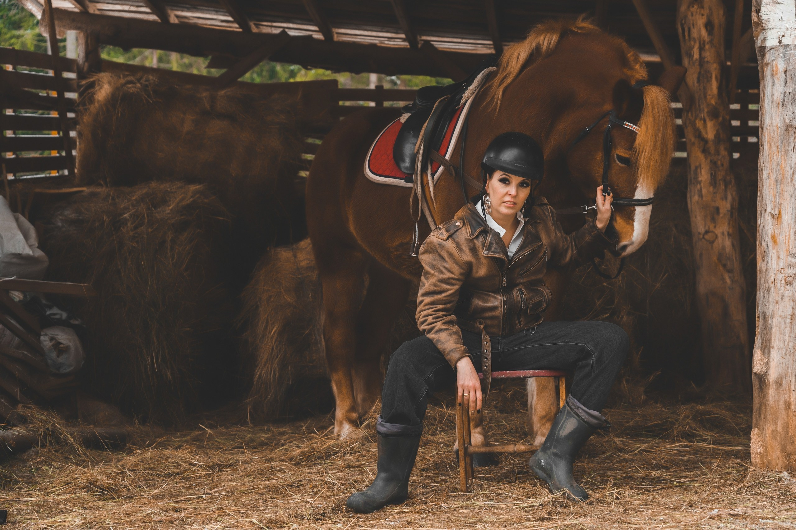 Девушки с лошадками. Photomantis