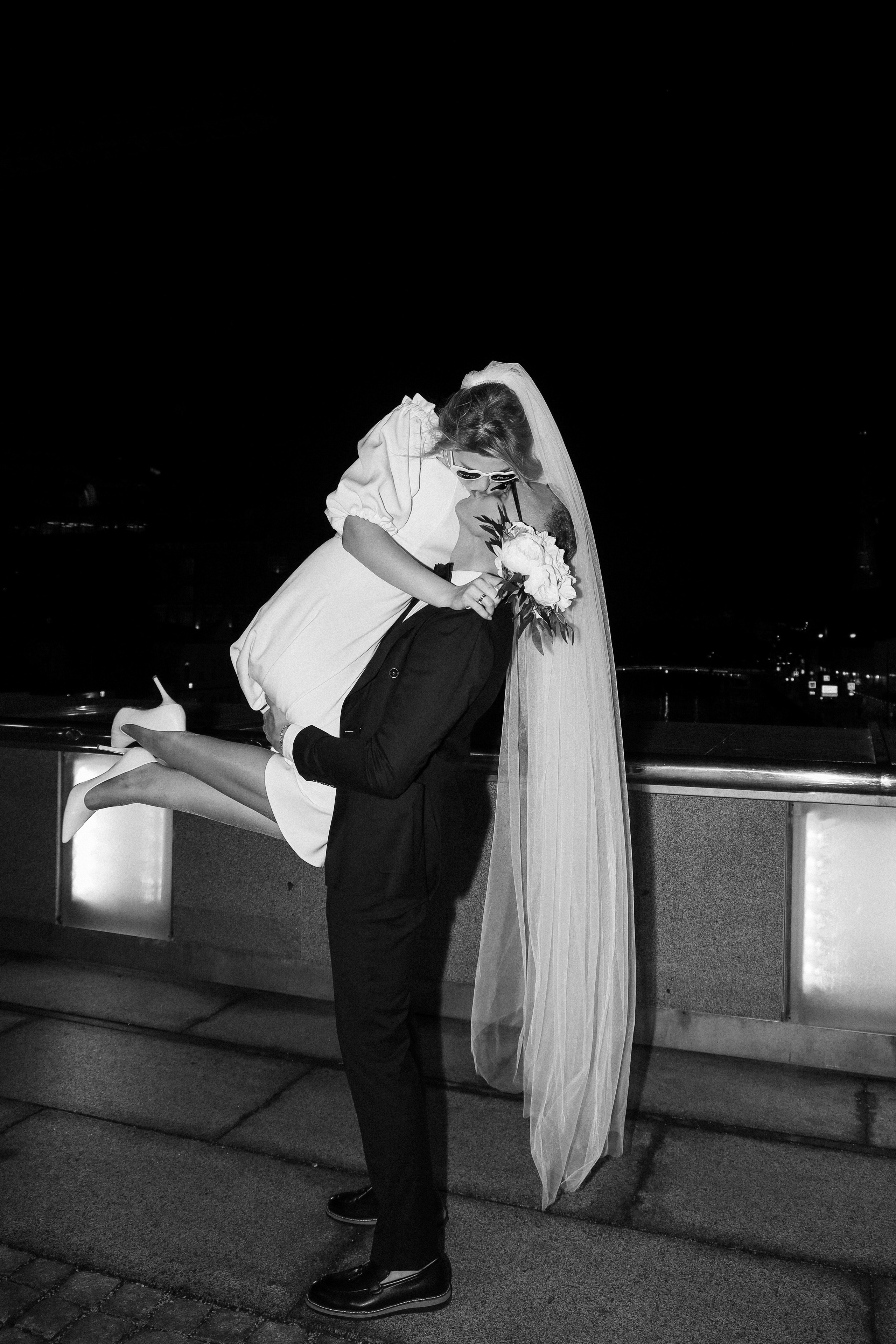 М. + Л.  Роспись в МФЦ, прогулка по ночной Москве. Семейный и lovestory фотограф в Москве Светлана Коняхина