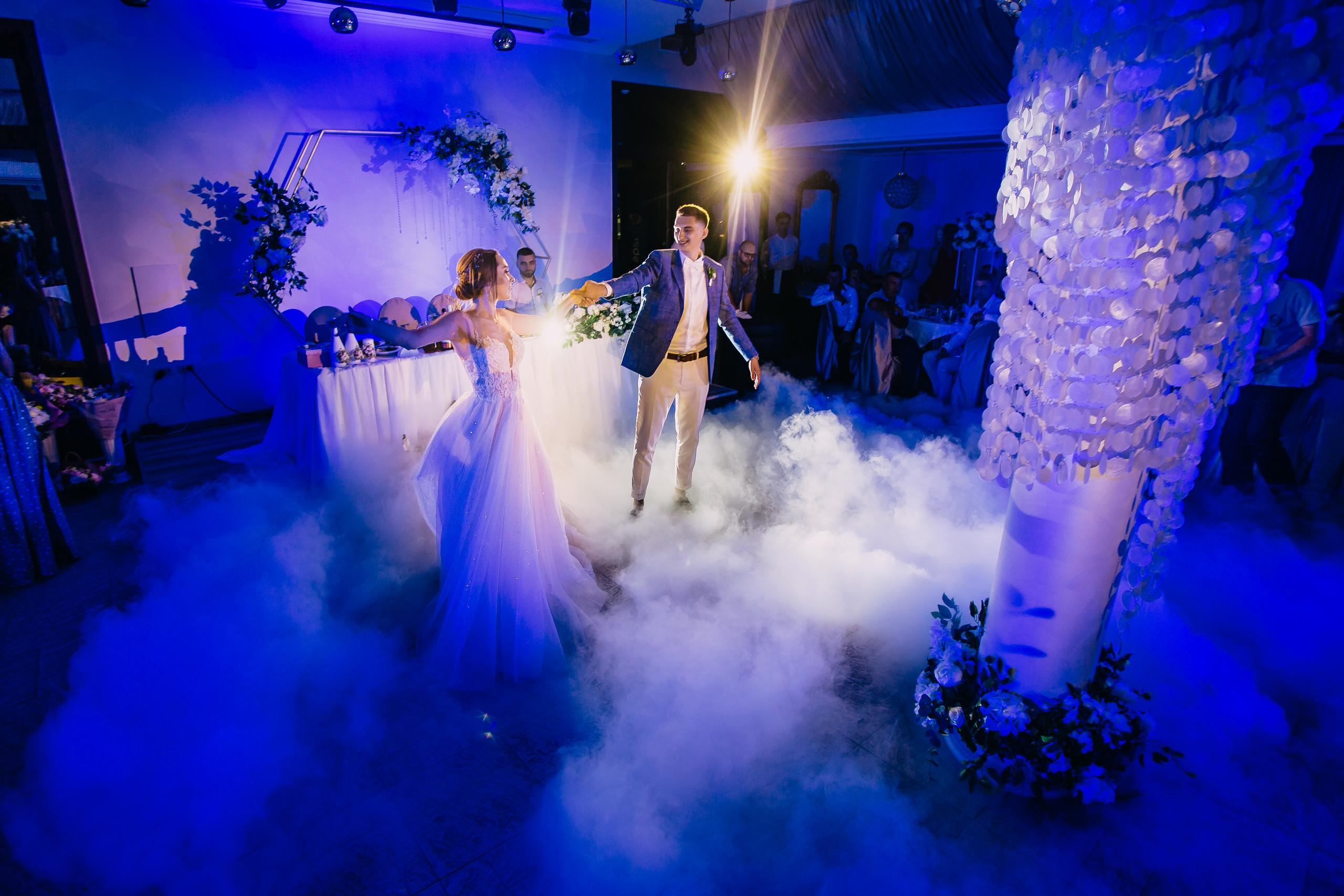 Tanlangan qoramagiz bilan jinsiy aloqa haqida onlayn rus pornosini tomosha qiling.