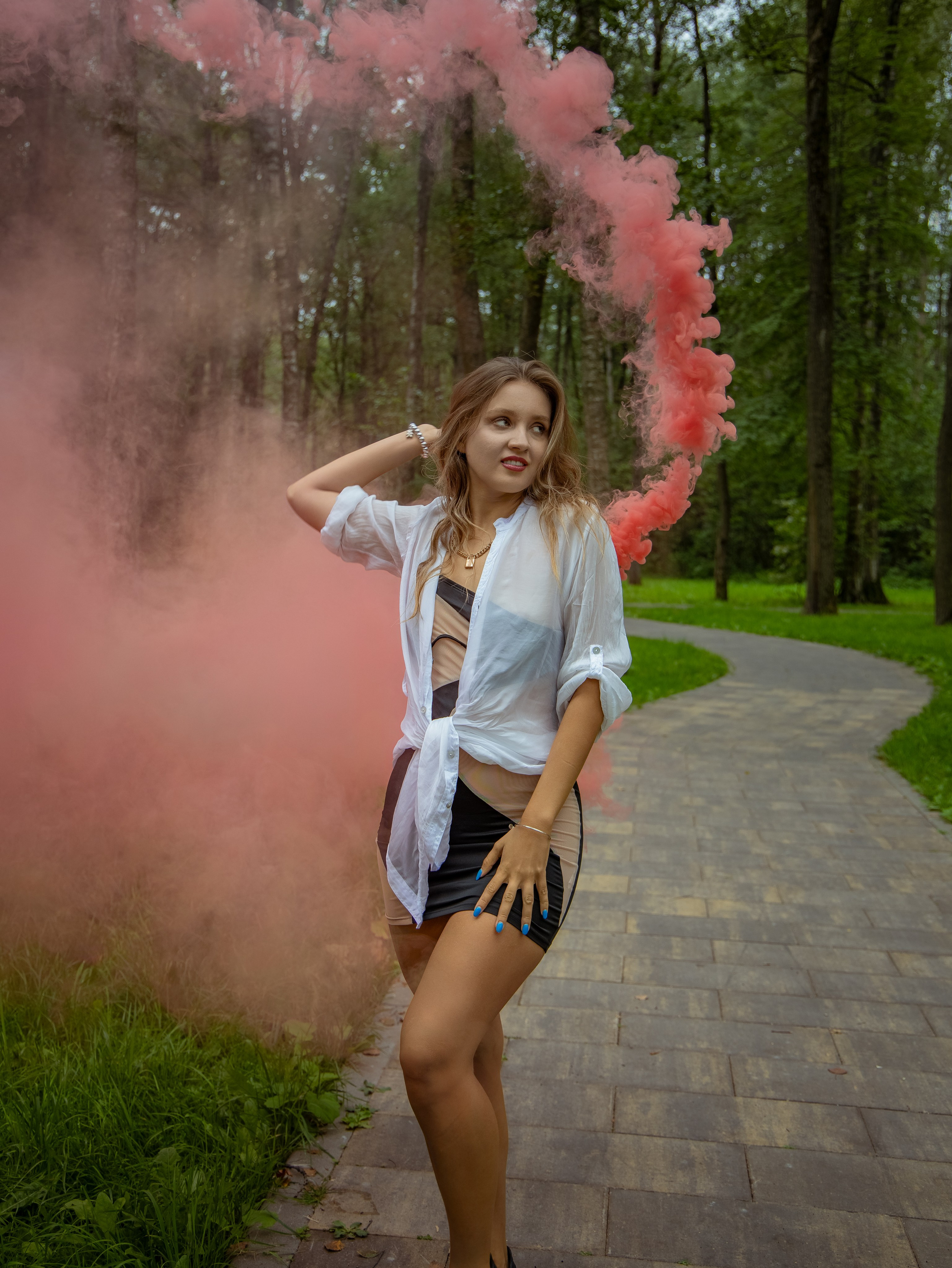 Фотосессия с дымовыми шашками с Настей. Ильдар Салимов — портретный и репортажный фотограф в Москве