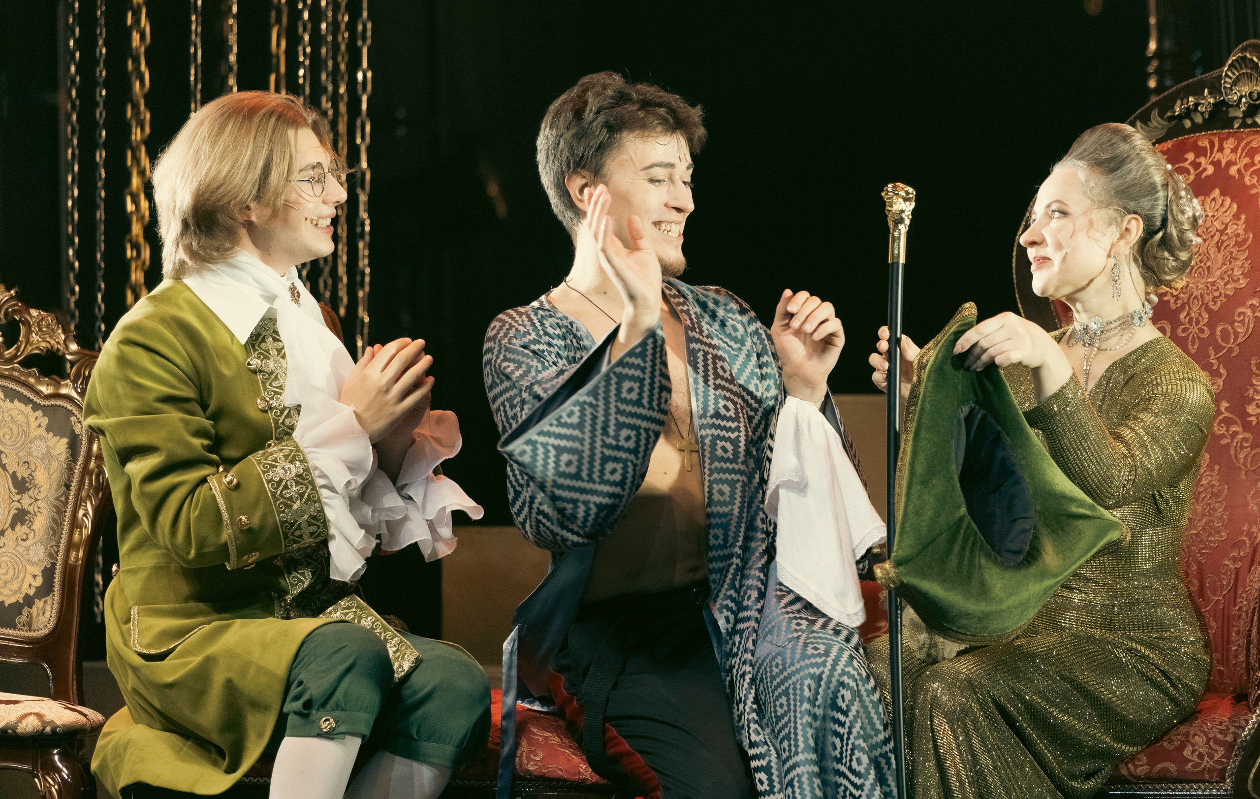 Опасные связи_Чехов-центр. Фотограф. г. Южно-Сахалинск. Олег Толстов