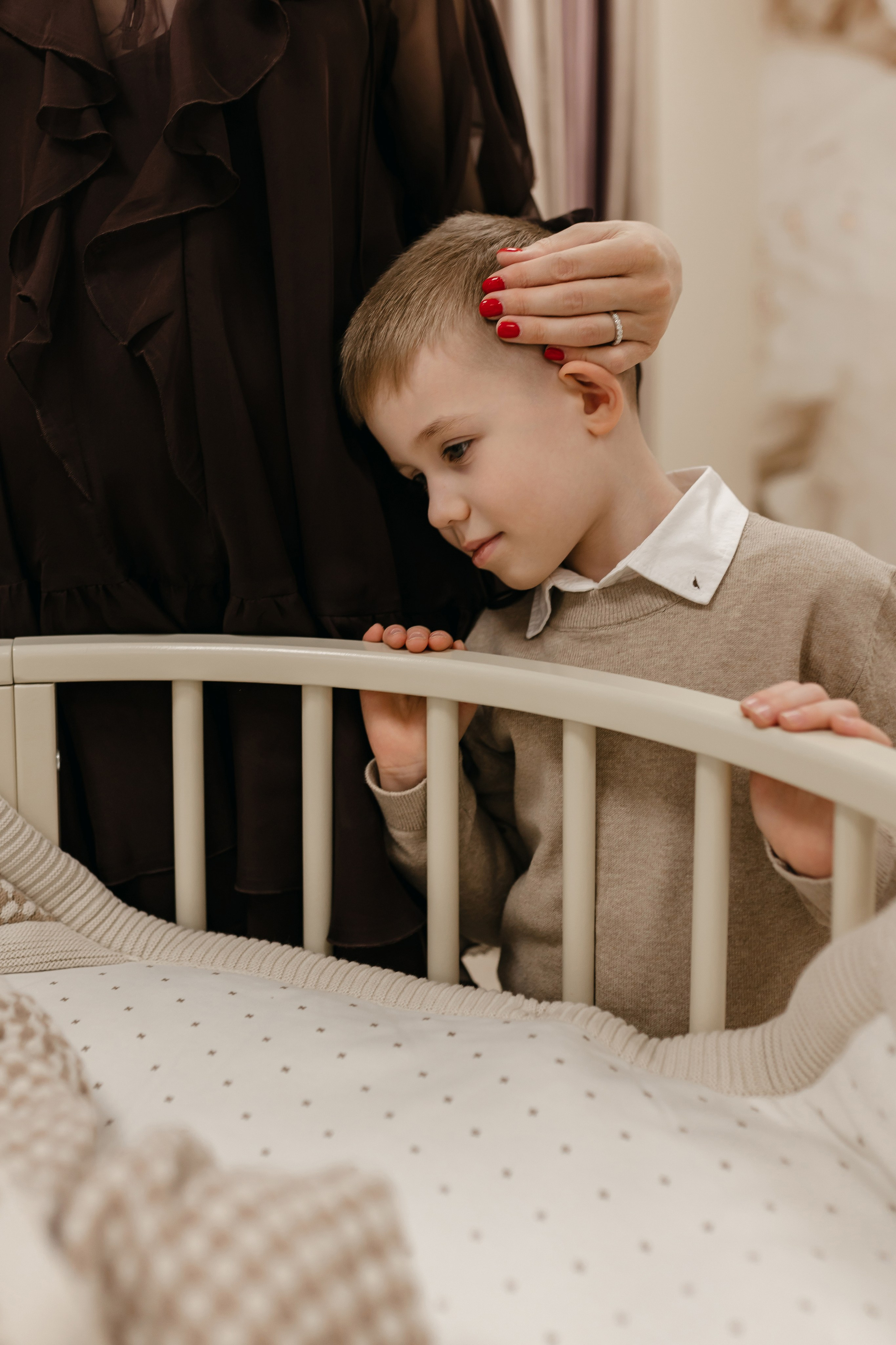 Фотограф на выписку из роддома в Краснодаре, выписка из Екатерининского роддома, фотограф Яна Морева. Семейный фотограф в Краснодаре Яна Морева
