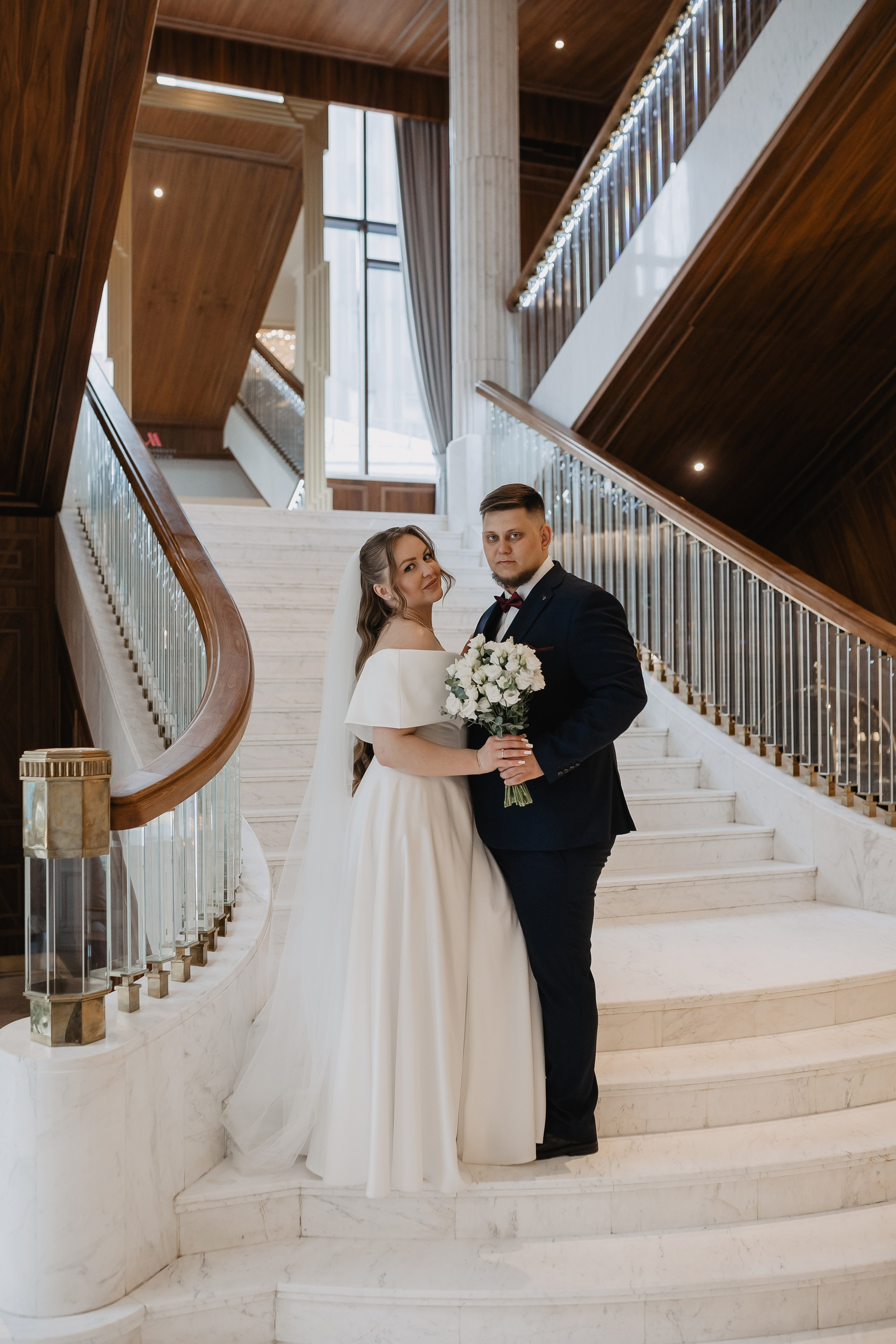 Свадебная фотосессия в отеле Marriott imperial plaza в Москве. Свадебный фотограф в Москве Дарья Олендарёва